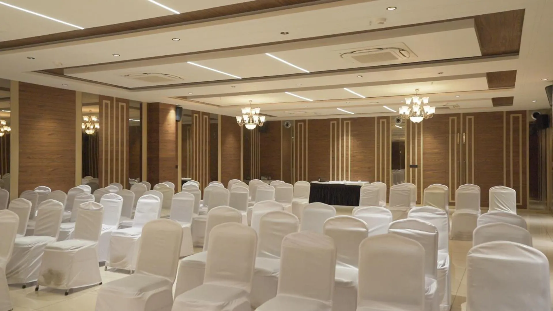 Banquet/Function facilities in Pride Resort, Rajkot