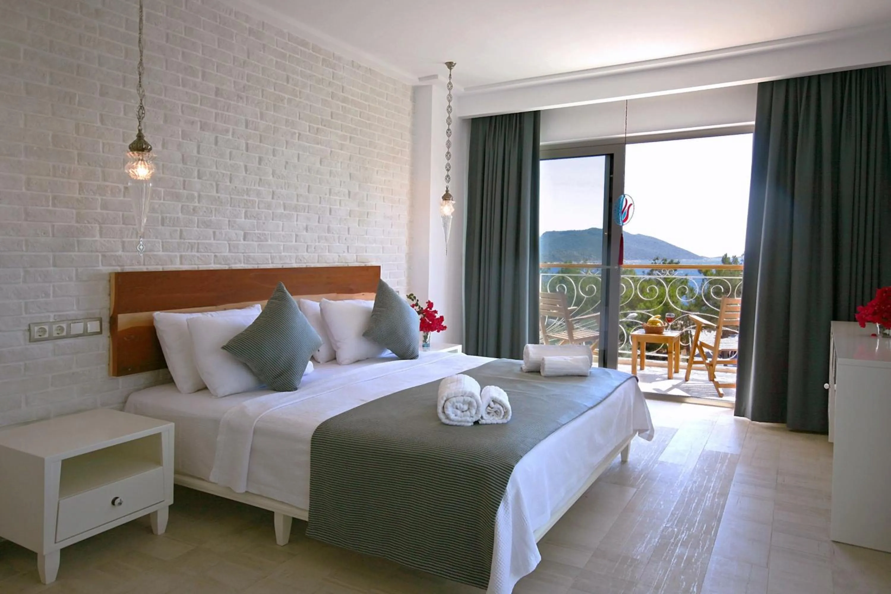 Balcony/Terrace, Bed in Arnna Hotel