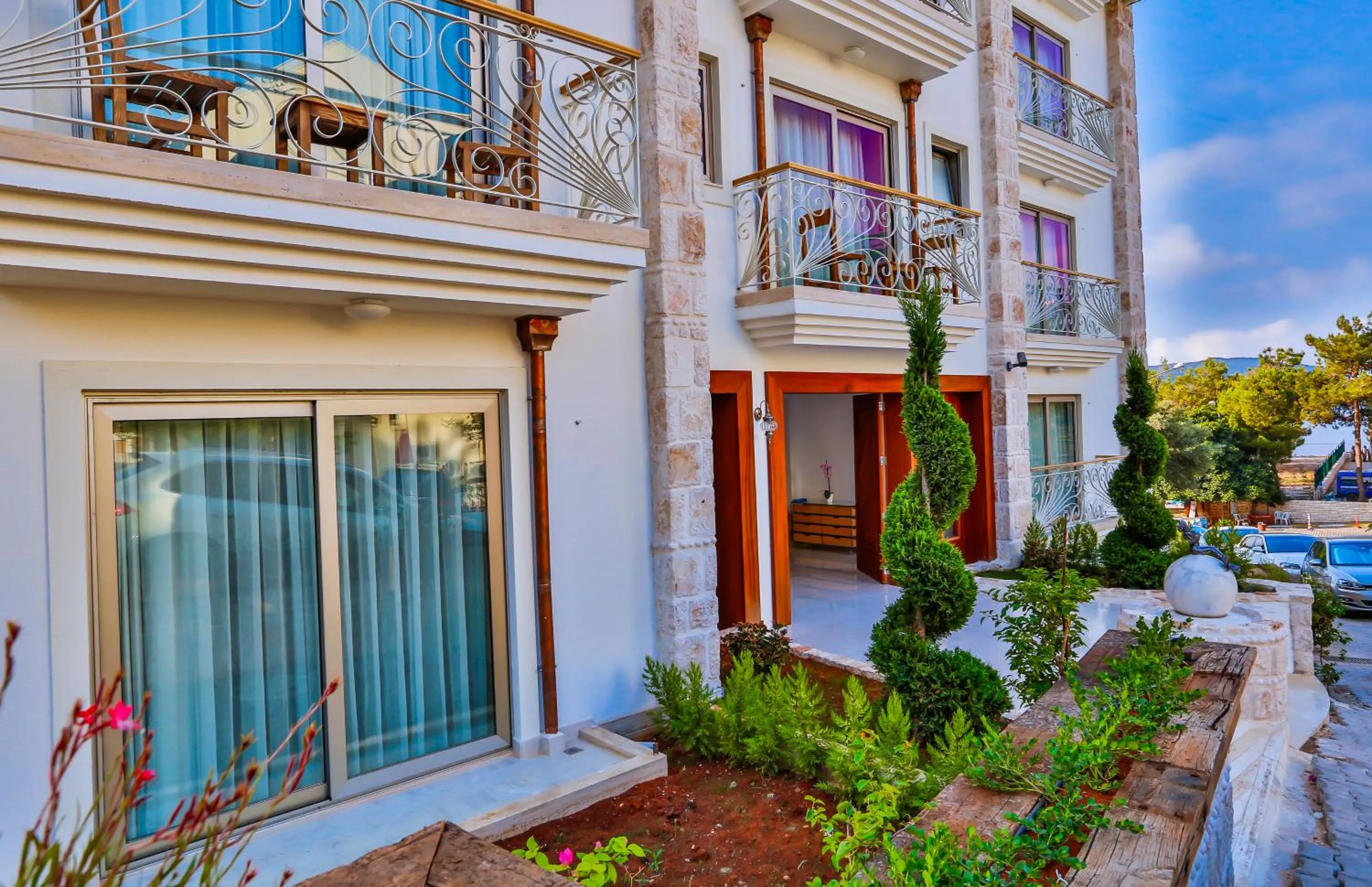 Facade/entrance in Arnna Hotel