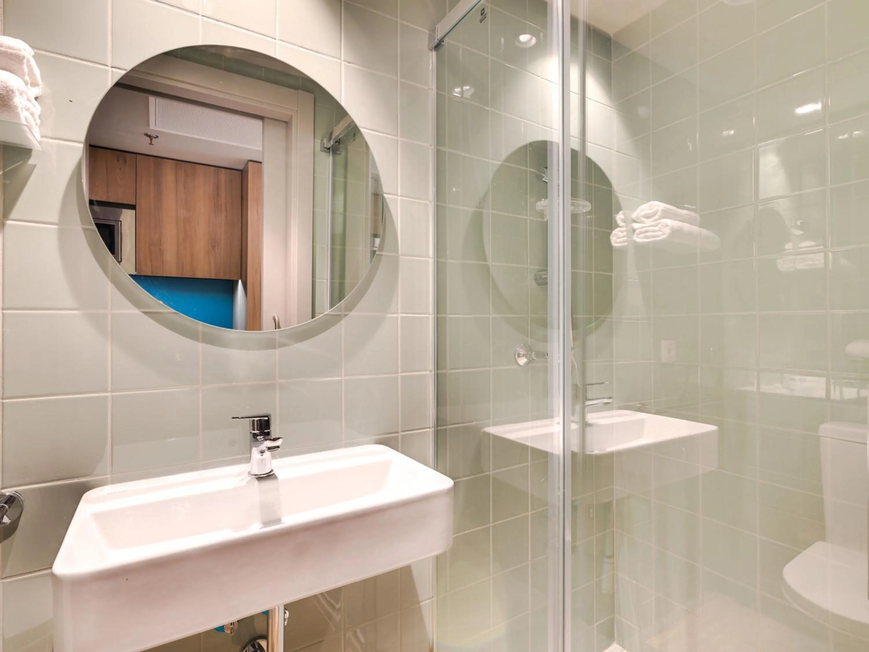 Toilet in Livensa Living Studios - Valencia Viveros