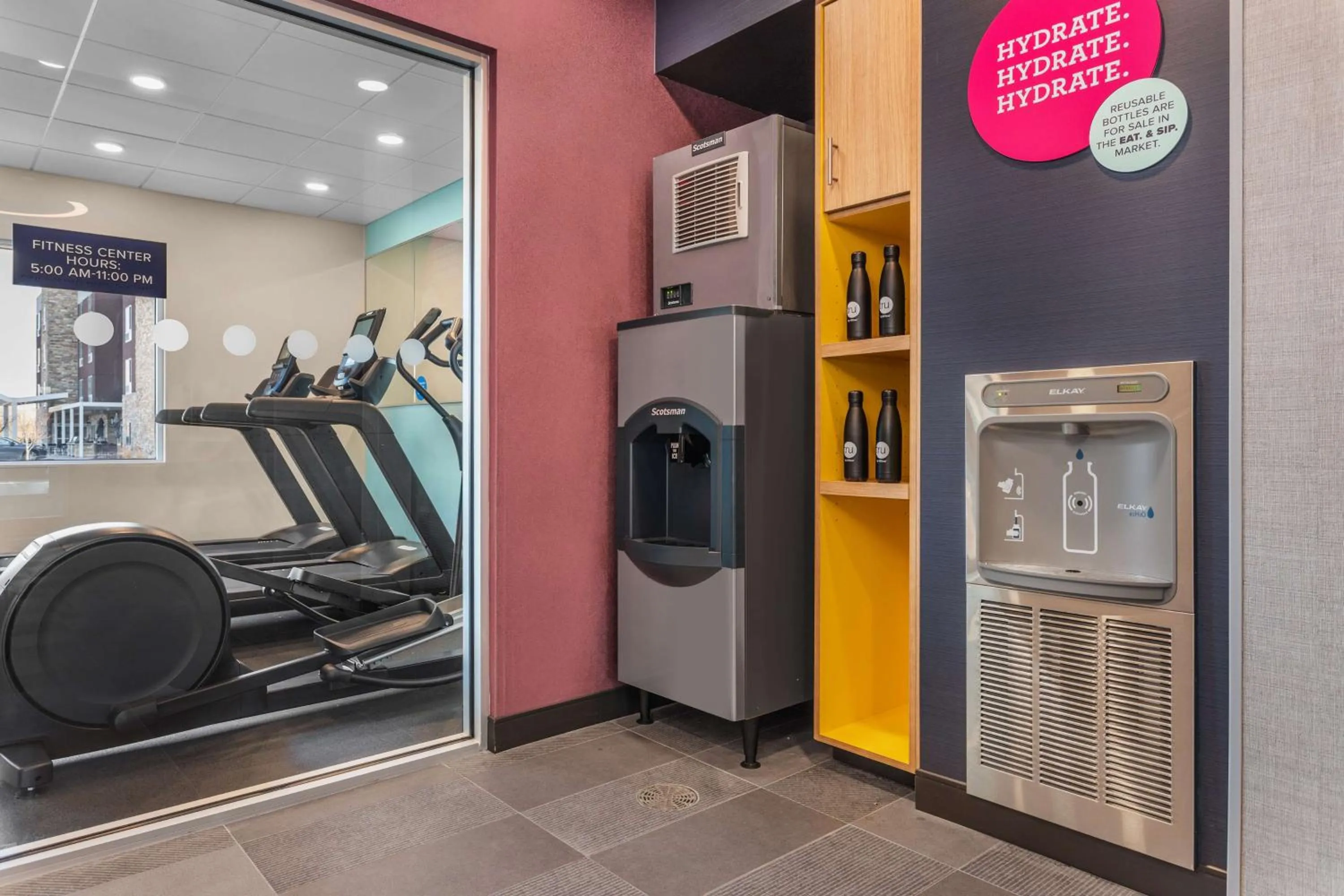 Dining area in Tru By Hilton Janesville