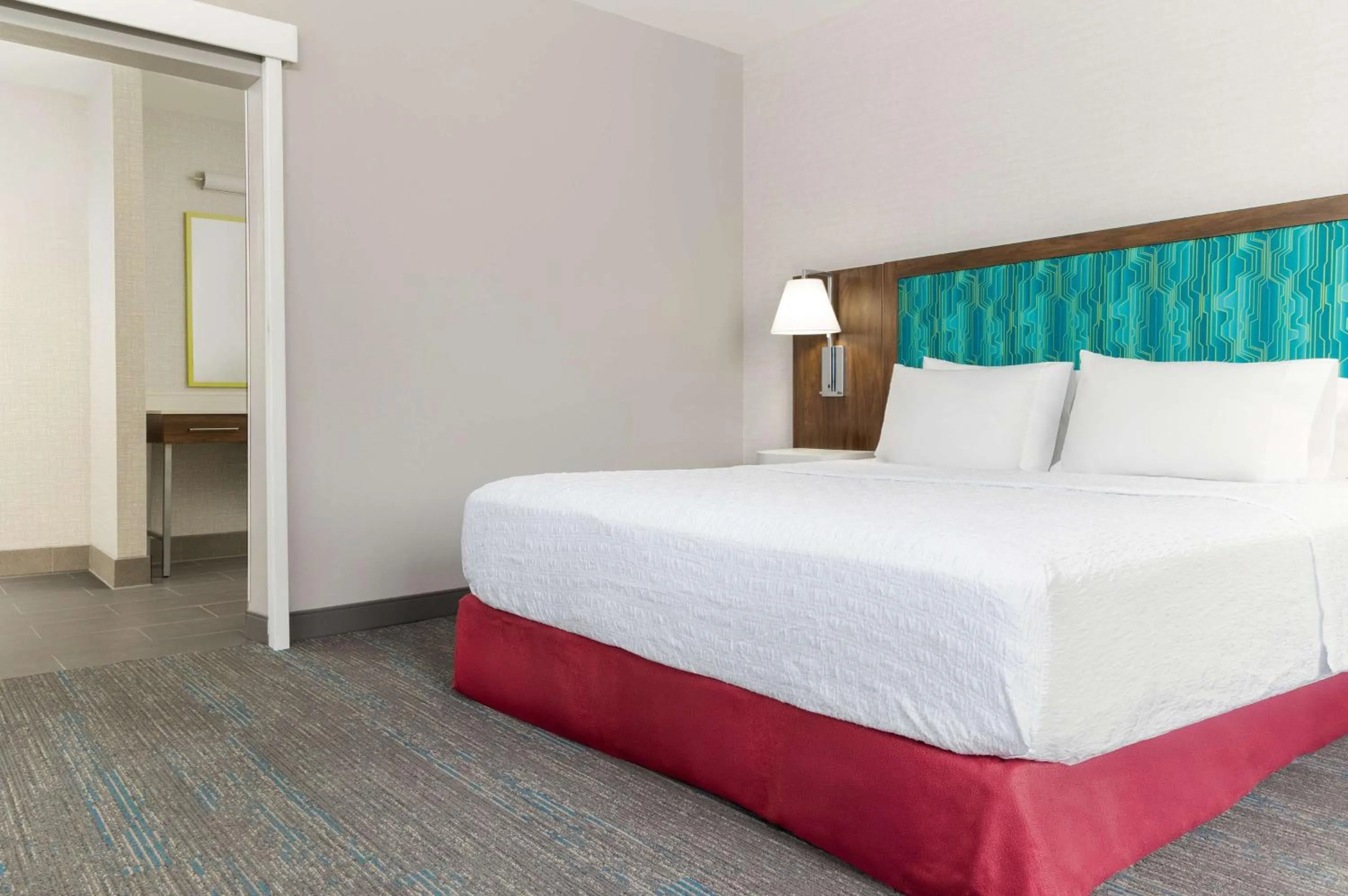 Bed in Hampton Inn & Suites Porter Ranch Los Angeles