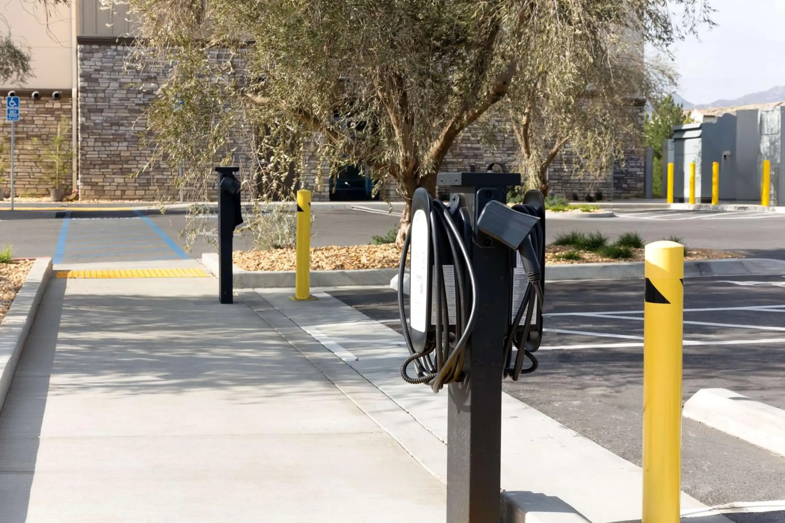 Property building in Hampton Inn & Suites Porter Ranch Los Angeles Property building in Hampton Inn & Suites Porter Ranch Los Angeles