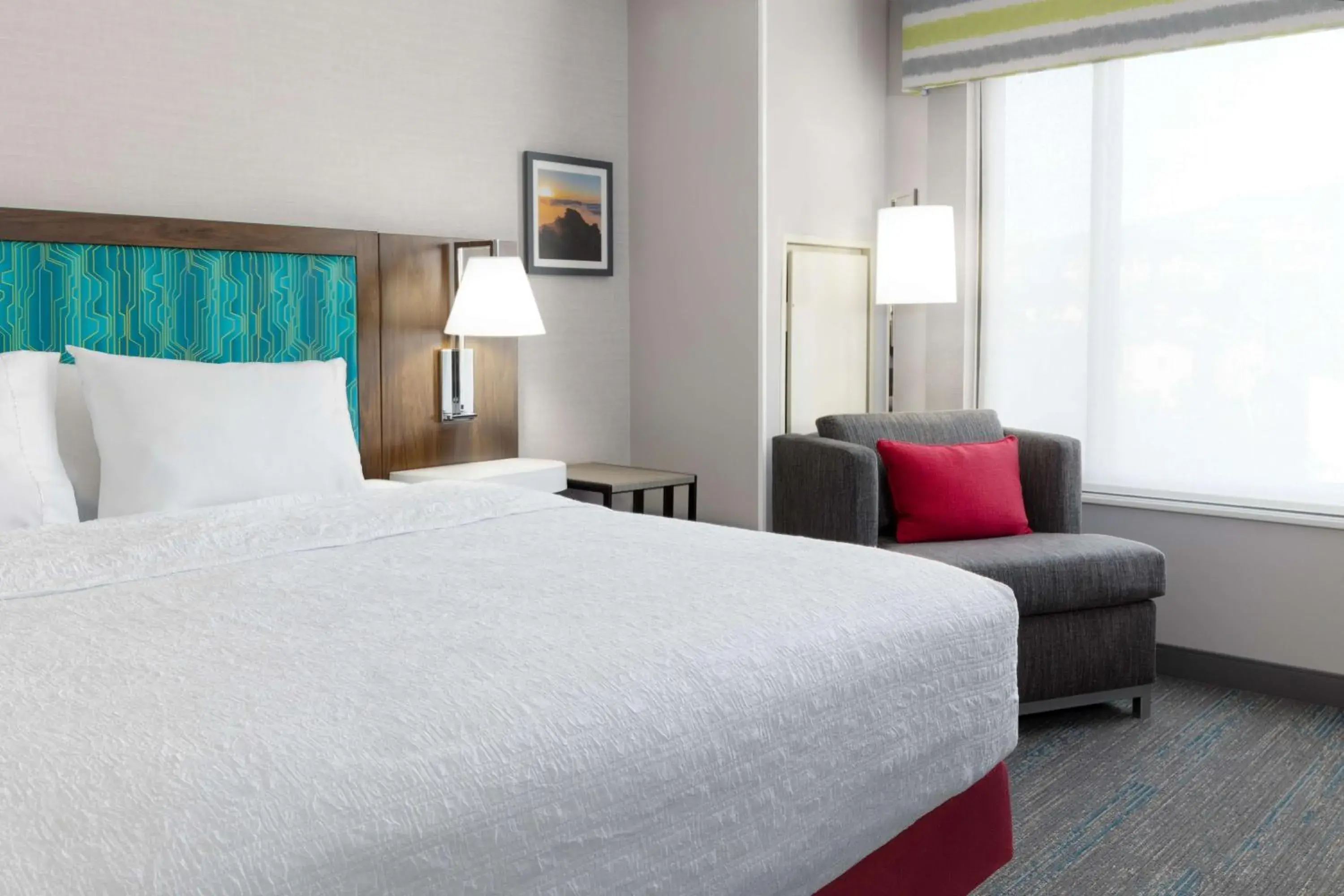 Bed in Hampton Inn & Suites Porter Ranch Los Angeles Bed in Hampton Inn & Suites Porter Ranch Los Angeles