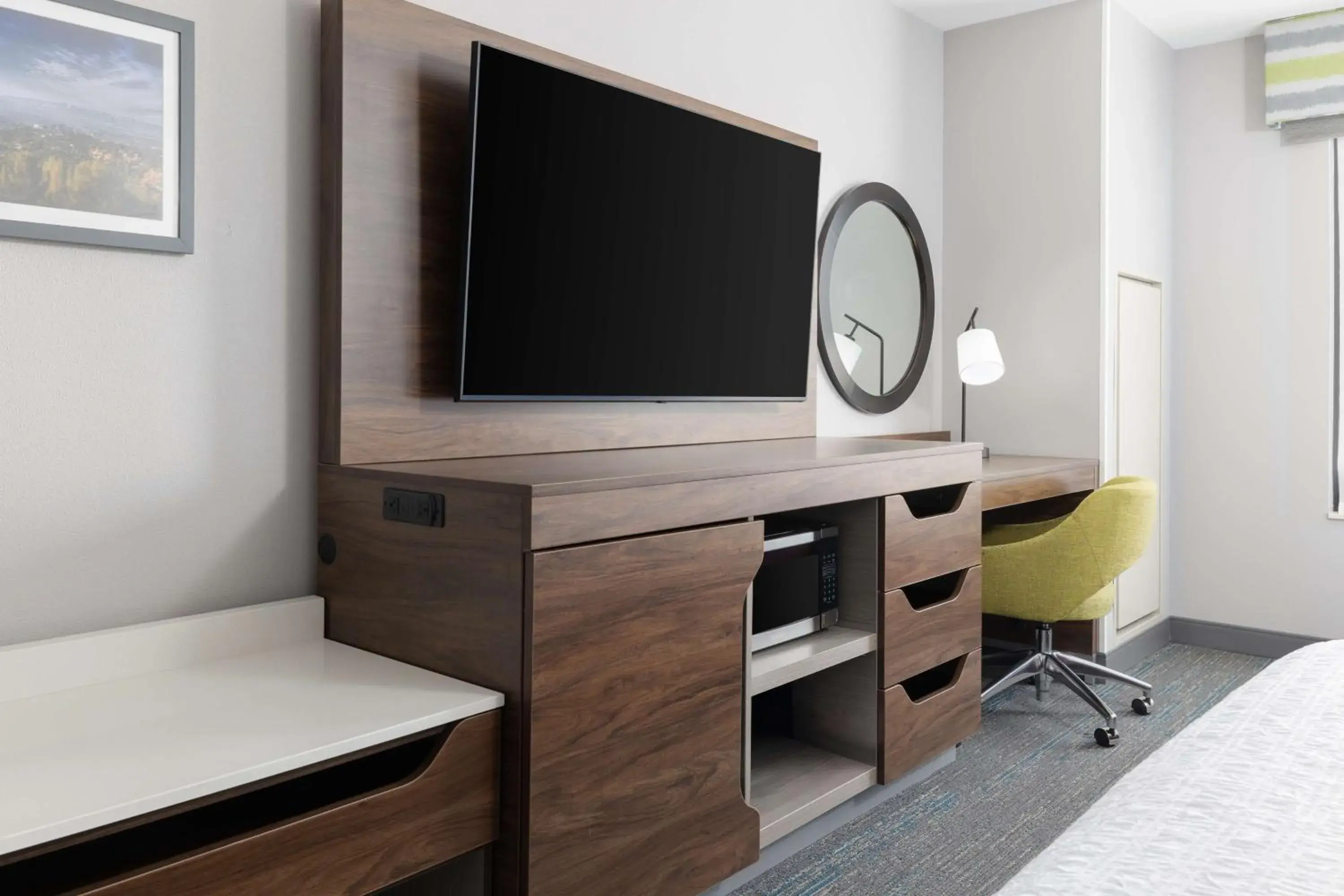 Bedroom in Hampton Inn & Suites Porter Ranch Los Angeles Bedroom in Hampton Inn & Suites Porter Ranch Los Angeles