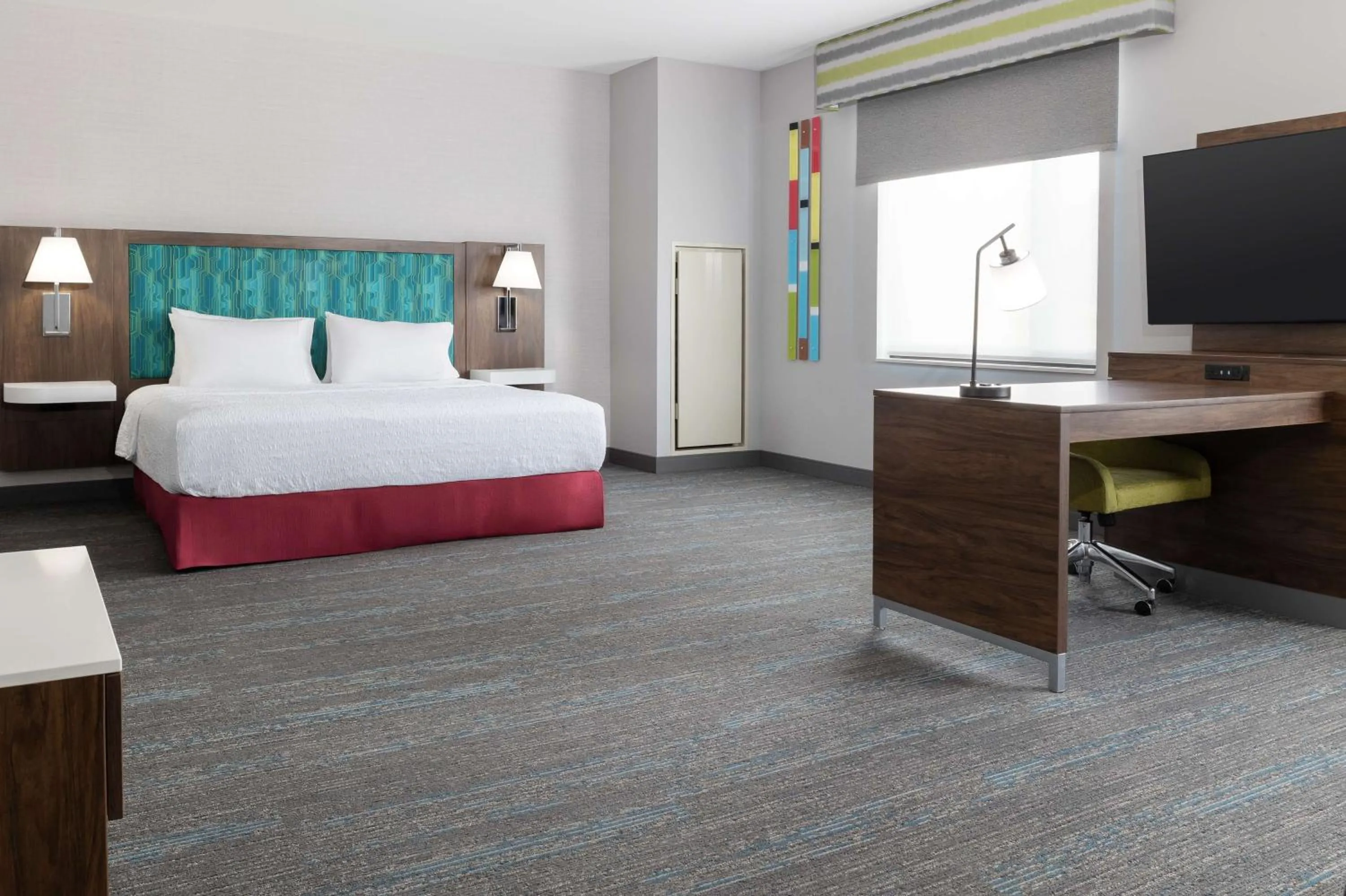 Bed in Hampton Inn & Suites Porter Ranch Los Angeles