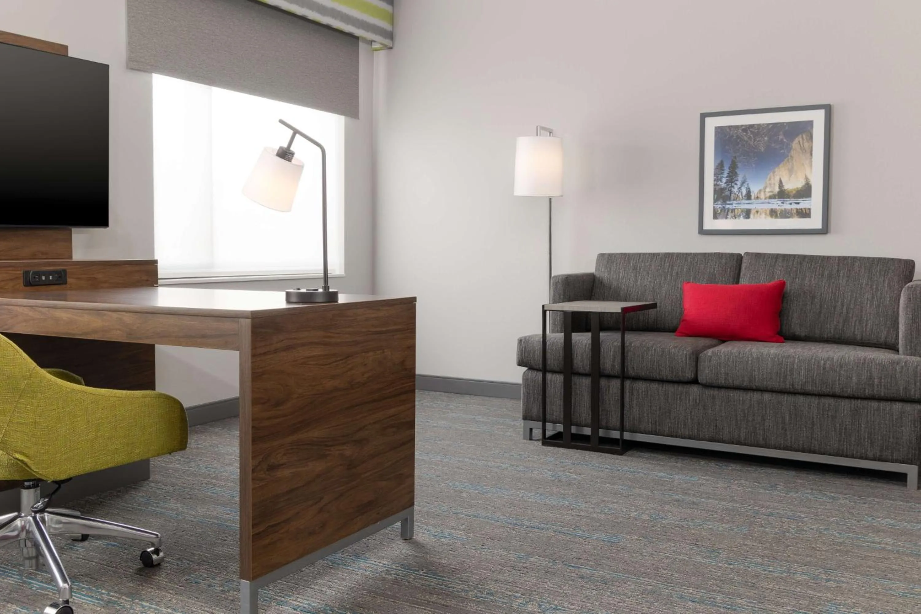 TV and multimedia in Hampton Inn & Suites Porter Ranch Los Angeles