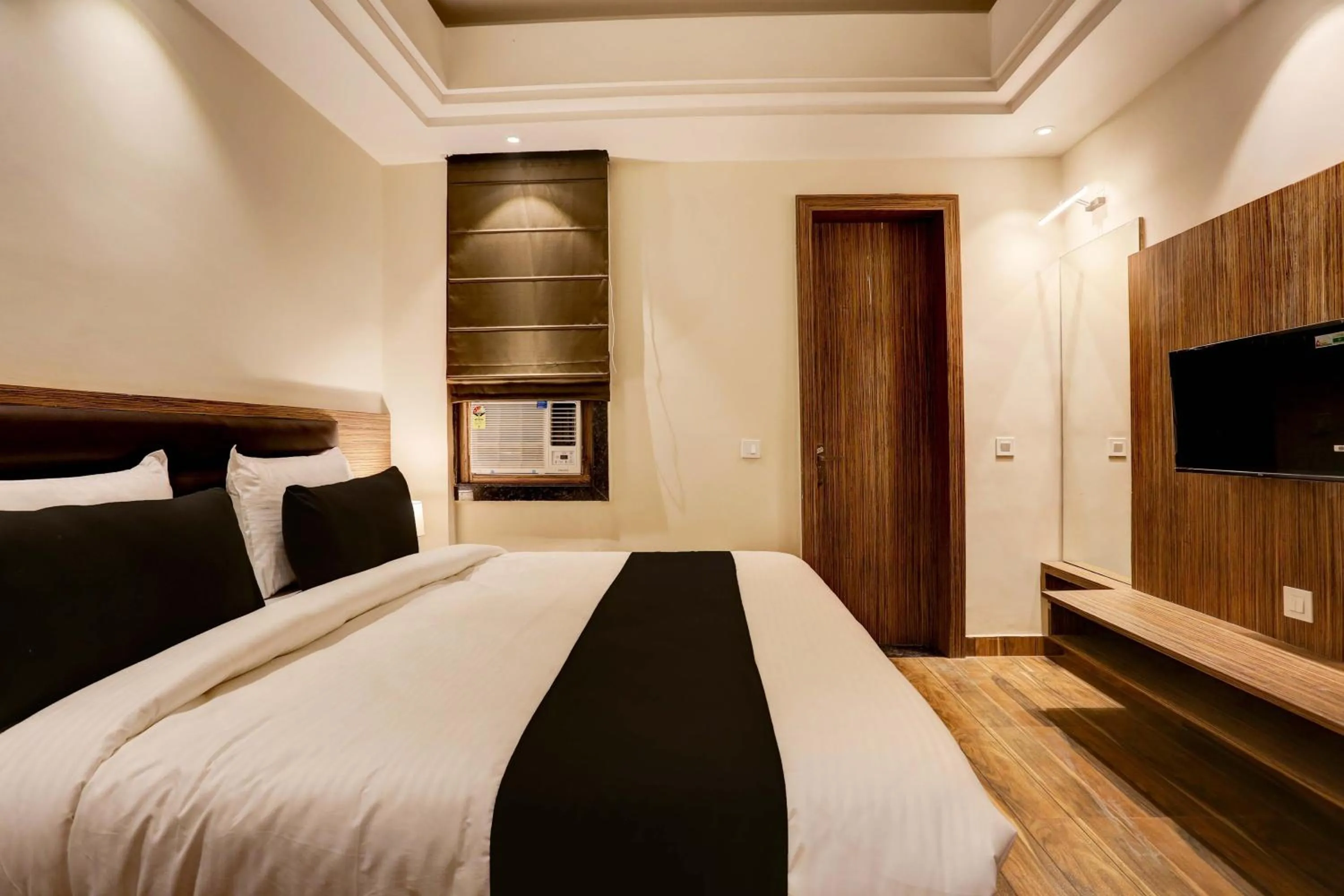 Bedroom, Bed in Super Collection O Stargaze