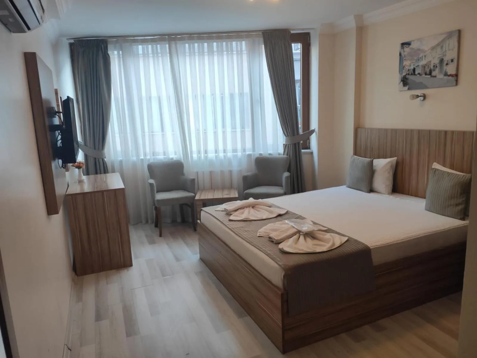 Toilet, Bed in Berlin Hotel Nisantasi