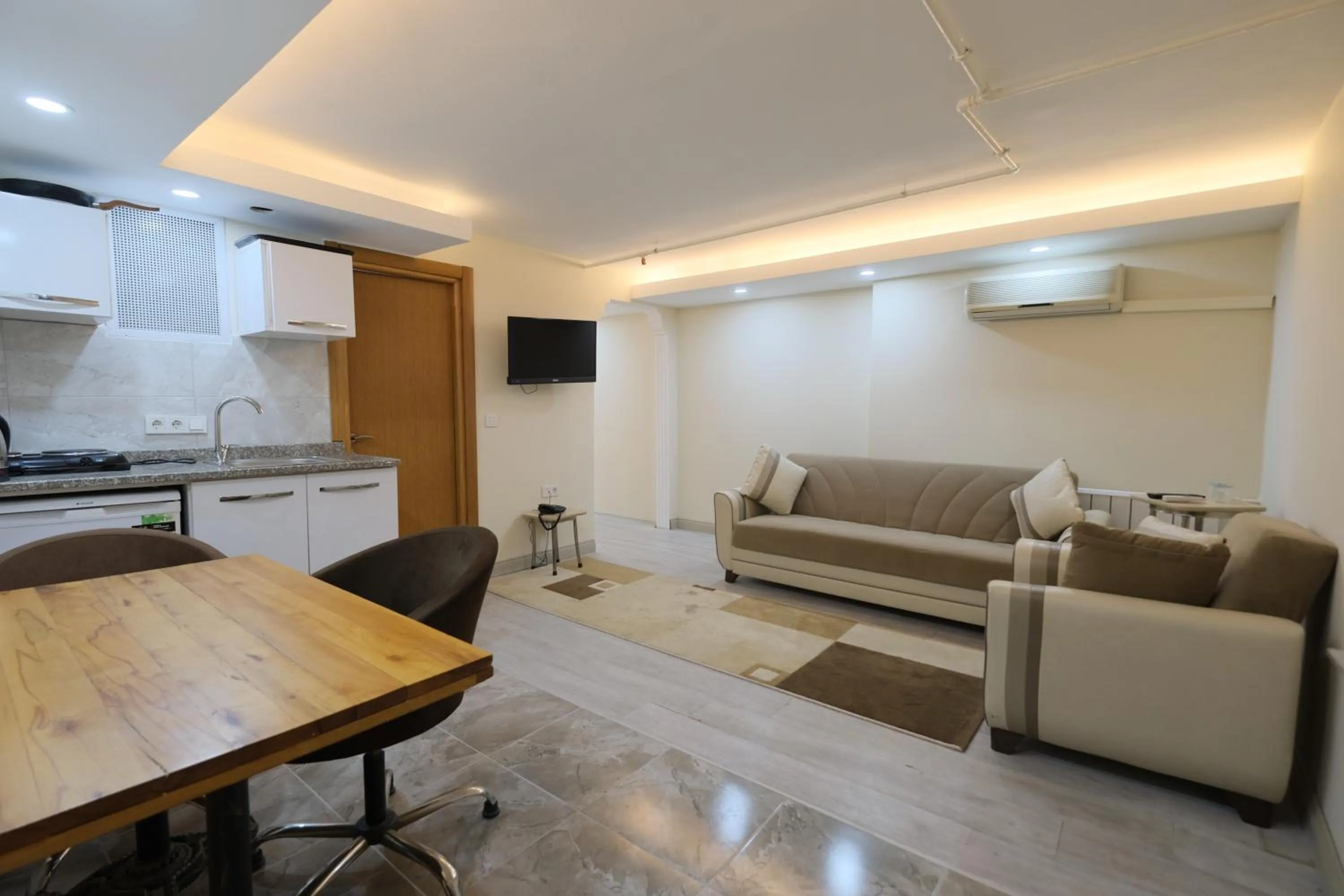 TV and multimedia in Berlin Hotel Nisantasi