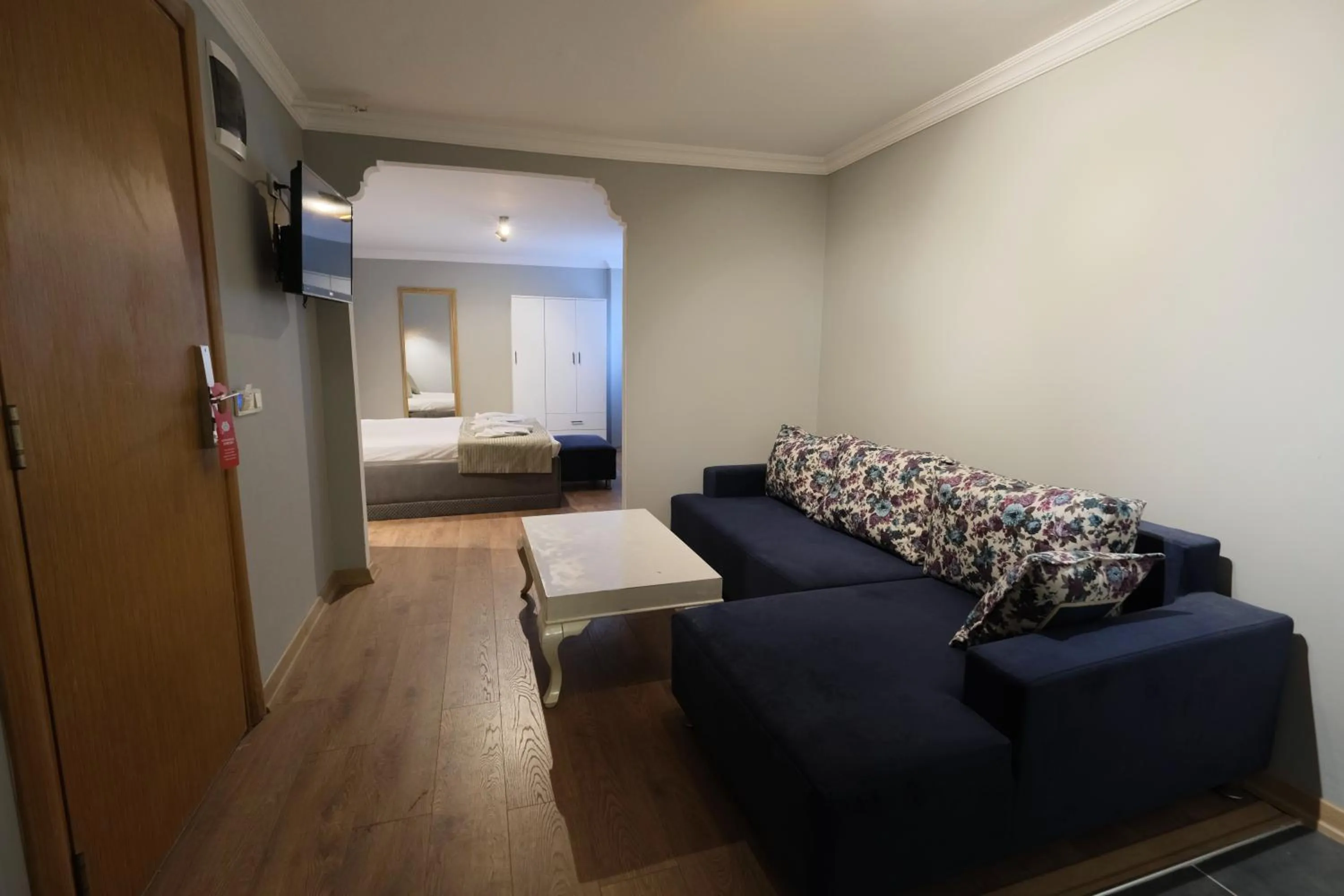 TV and multimedia in Berlin Hotel Nisantasi