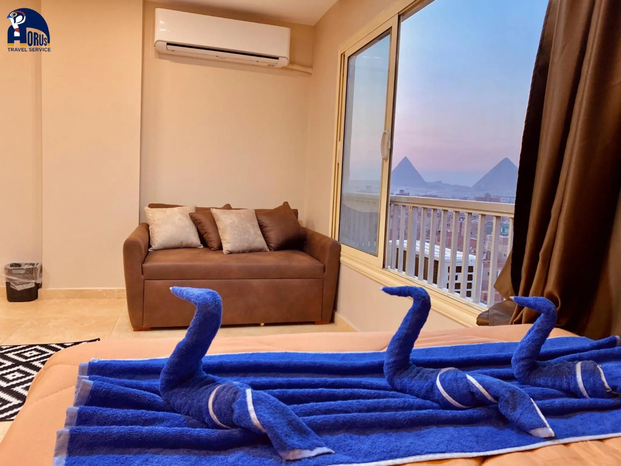 Horus Horizon INN Pyramids View