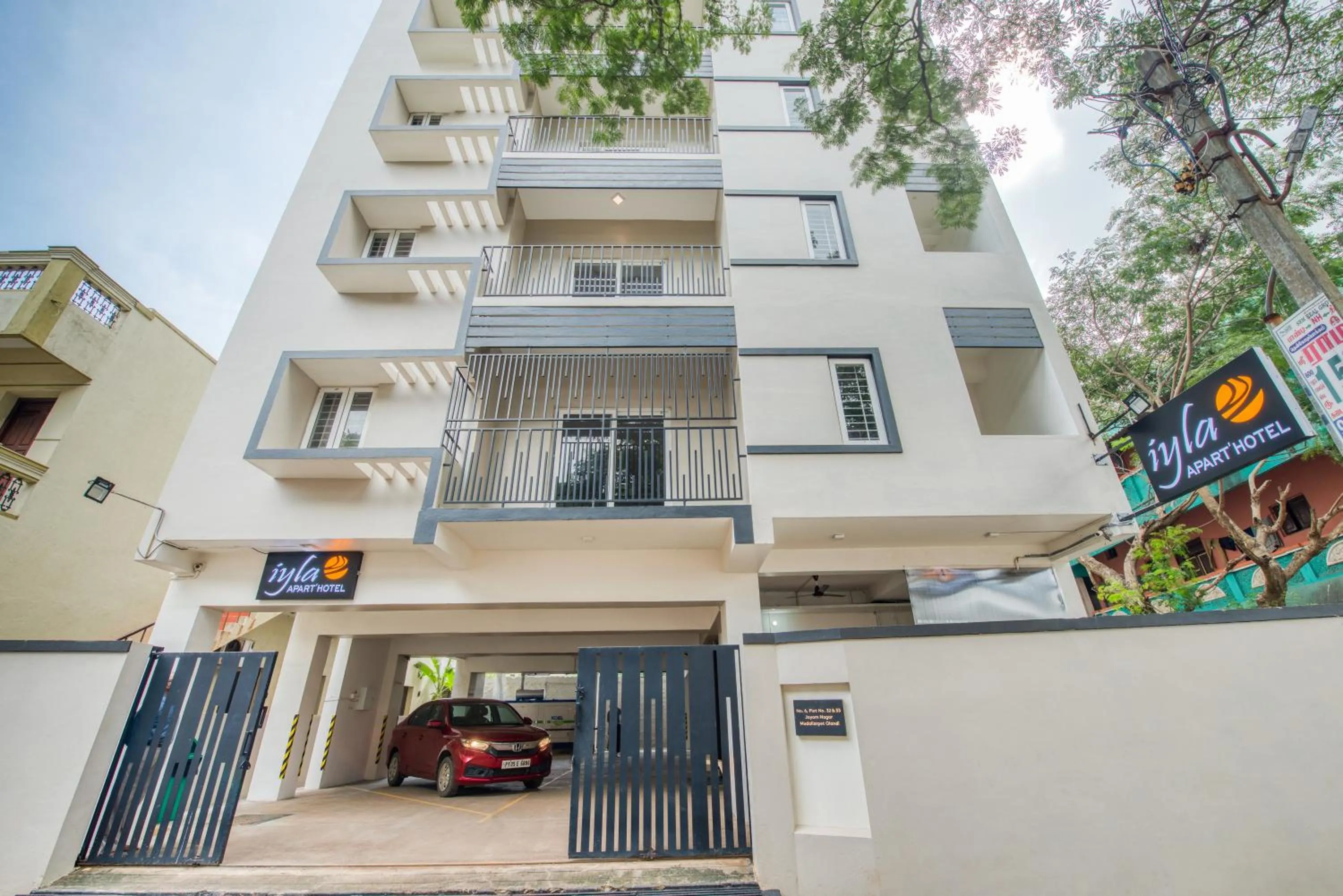 Facade/entrance in Iyla Apart Hotel