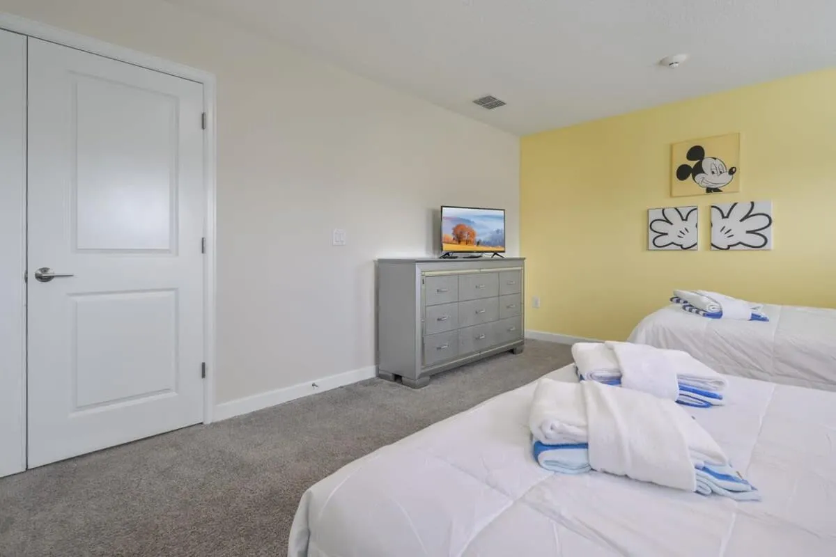 Bed in Charming Home Ideal Location Spacious Game Room