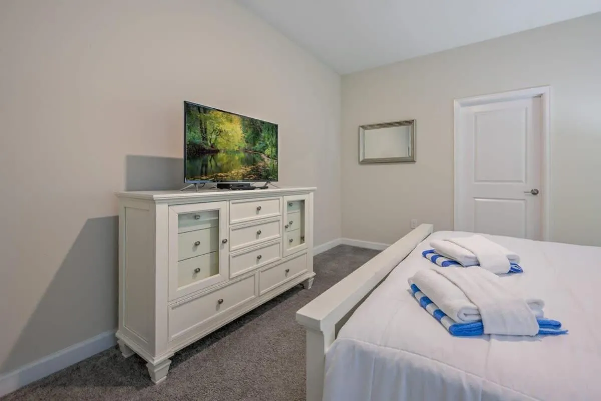 Bed in Charming Home Ideal Location Spacious Game Room