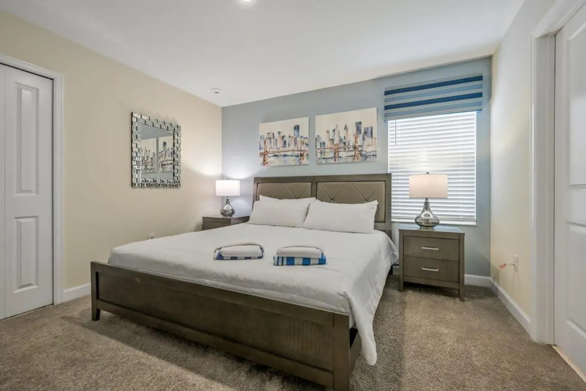 Bed in Charming Home Ideal Location Spacious Game Room