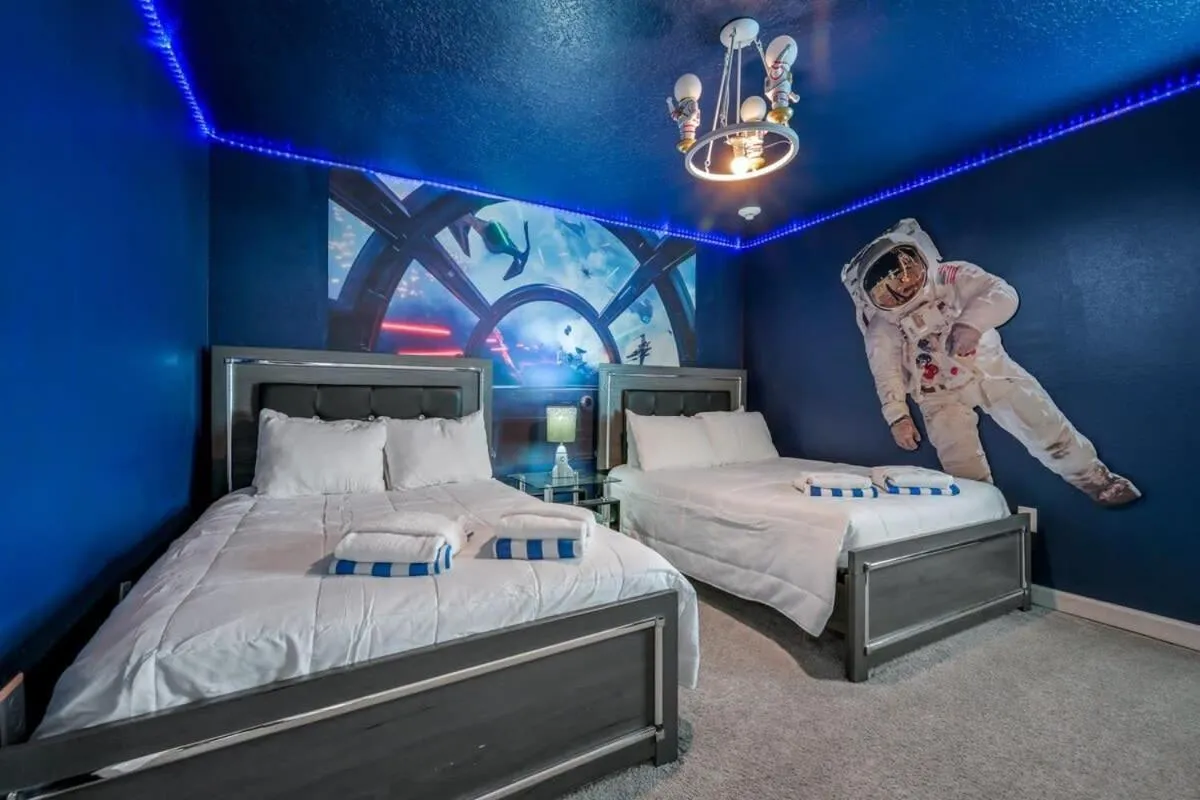 Bed in Charming Home Ideal Location Spacious Game Room