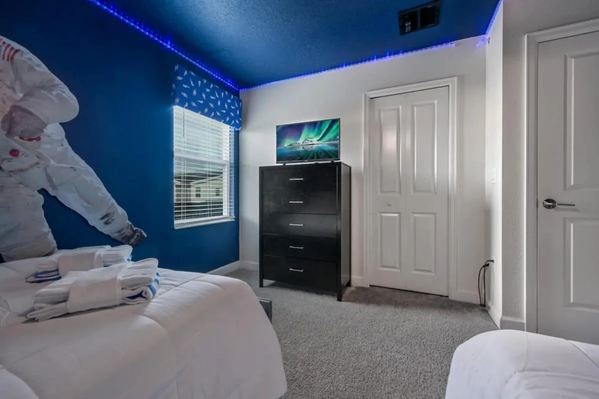 Bed in Charming Home Ideal Location Spacious Game Room
