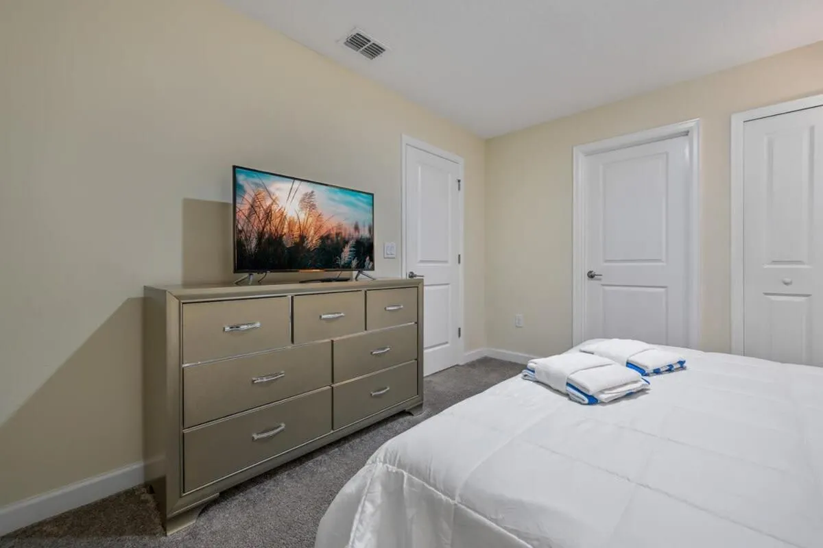 Bed in Charming Home Ideal Location Spacious Game Room
