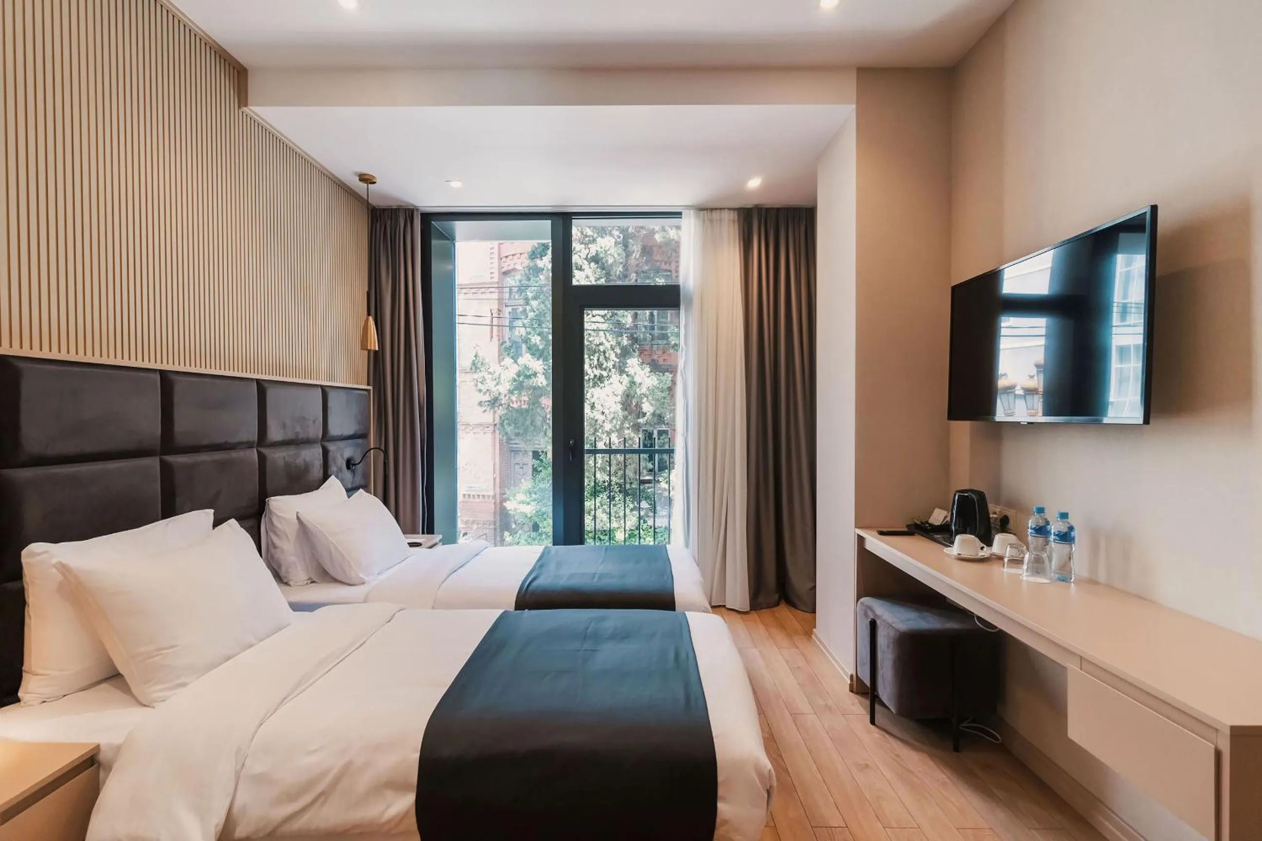 Photo of the whole room, Bed in Hotel Monday by DNT Group