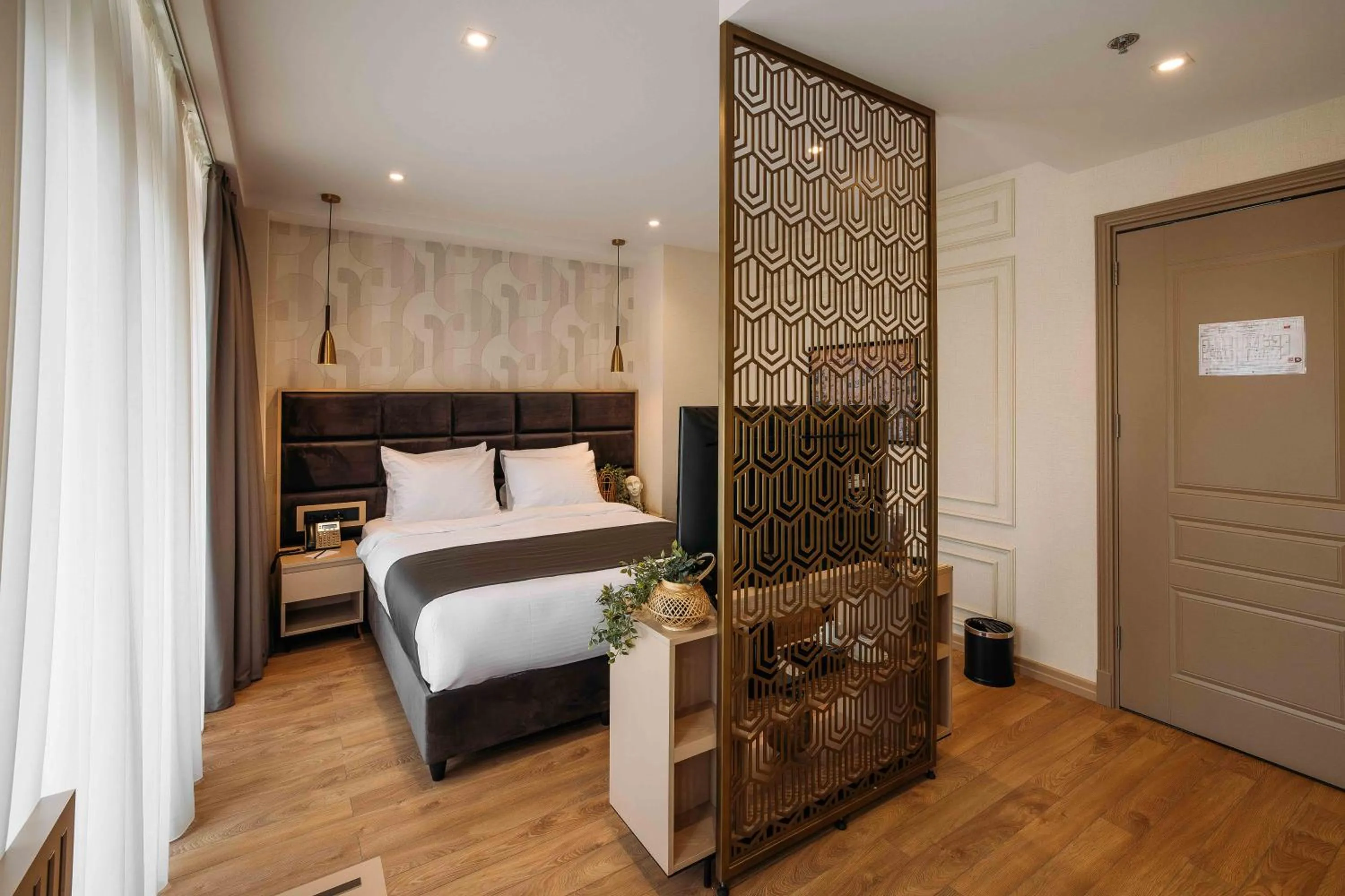 Bed in Hotel Monday by DNT Group