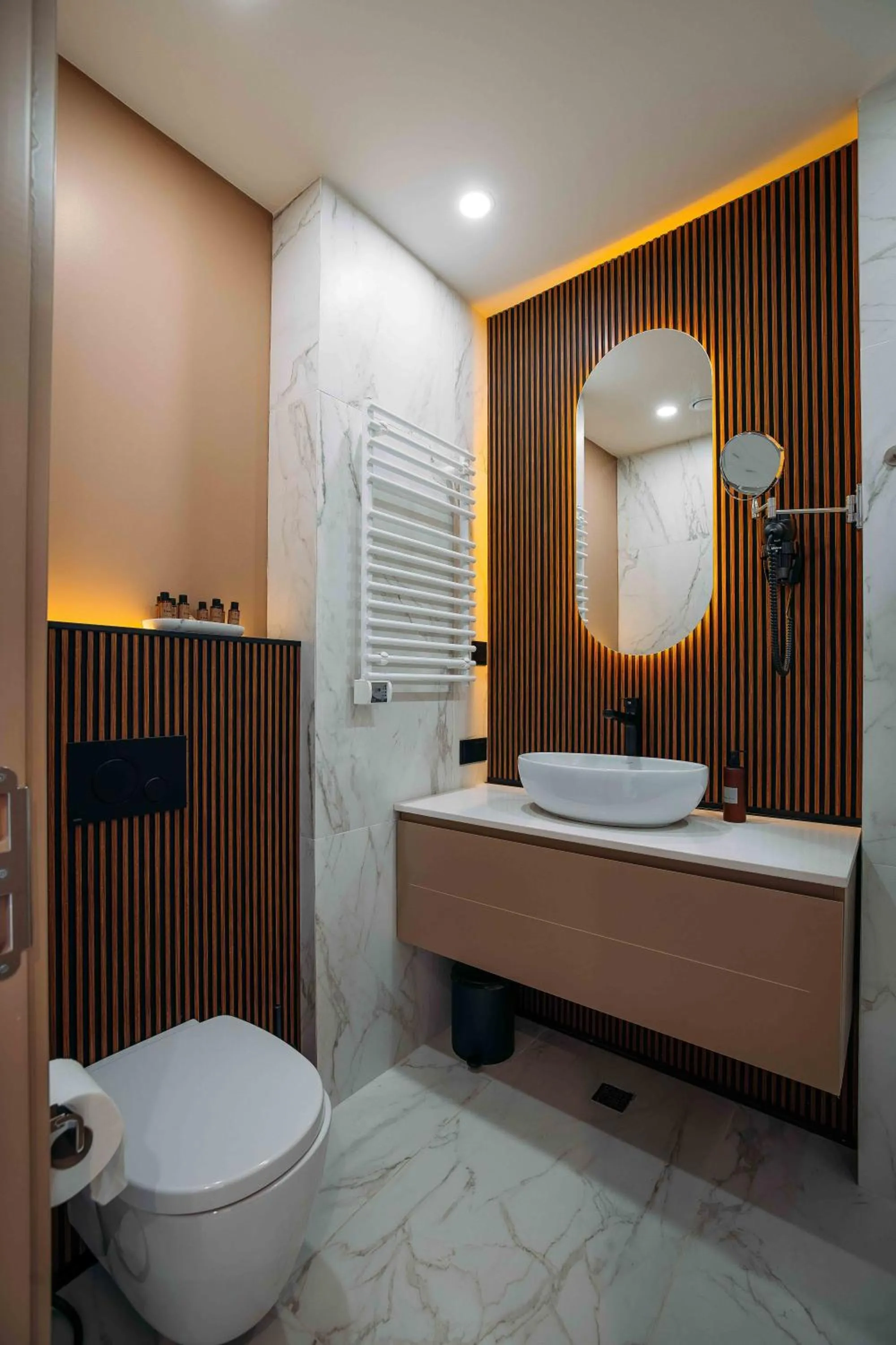 Shower in Hotel Monday by DNT Group