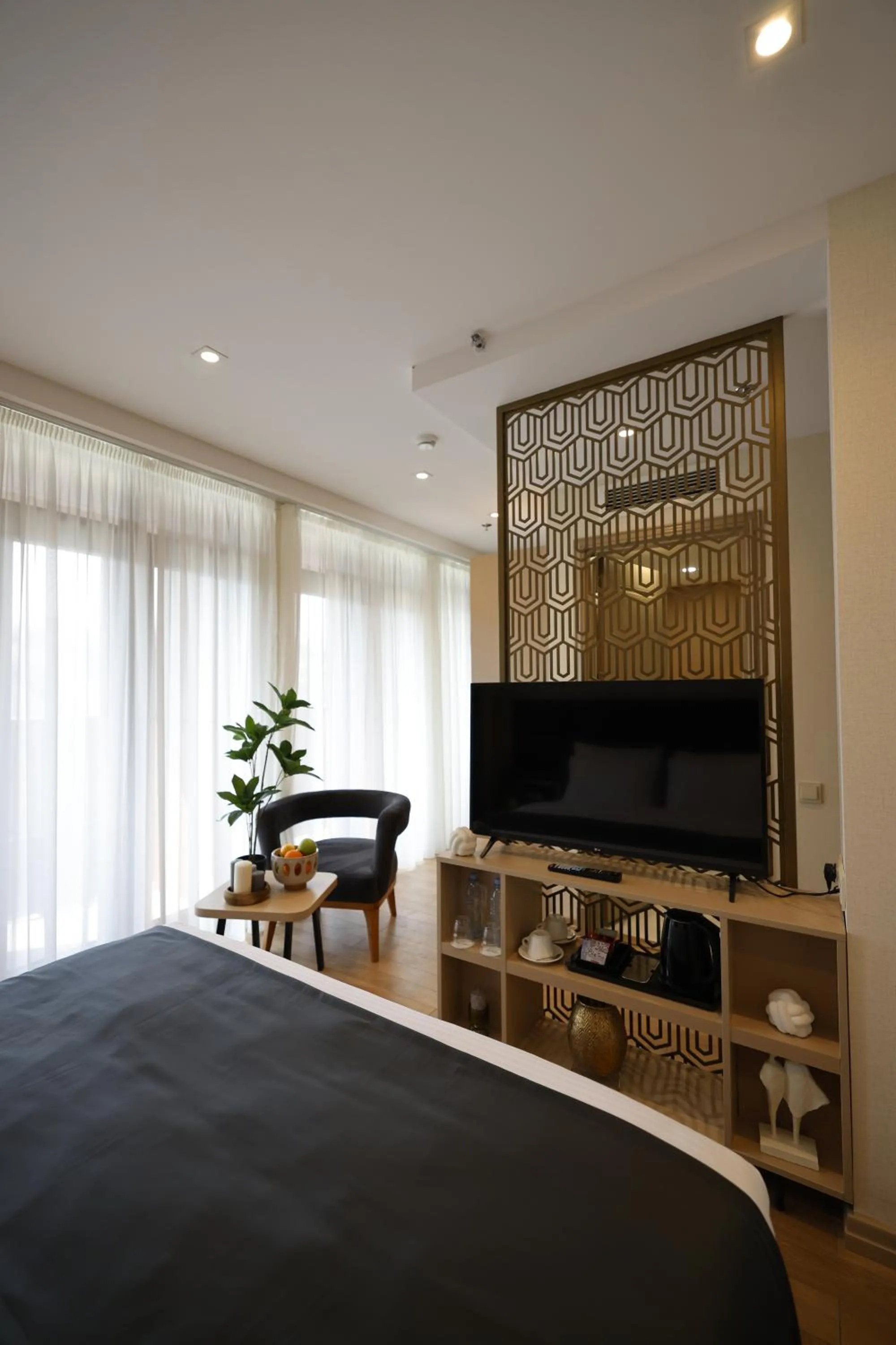 TV and multimedia, Bed in Hotel Monday by DNT Group