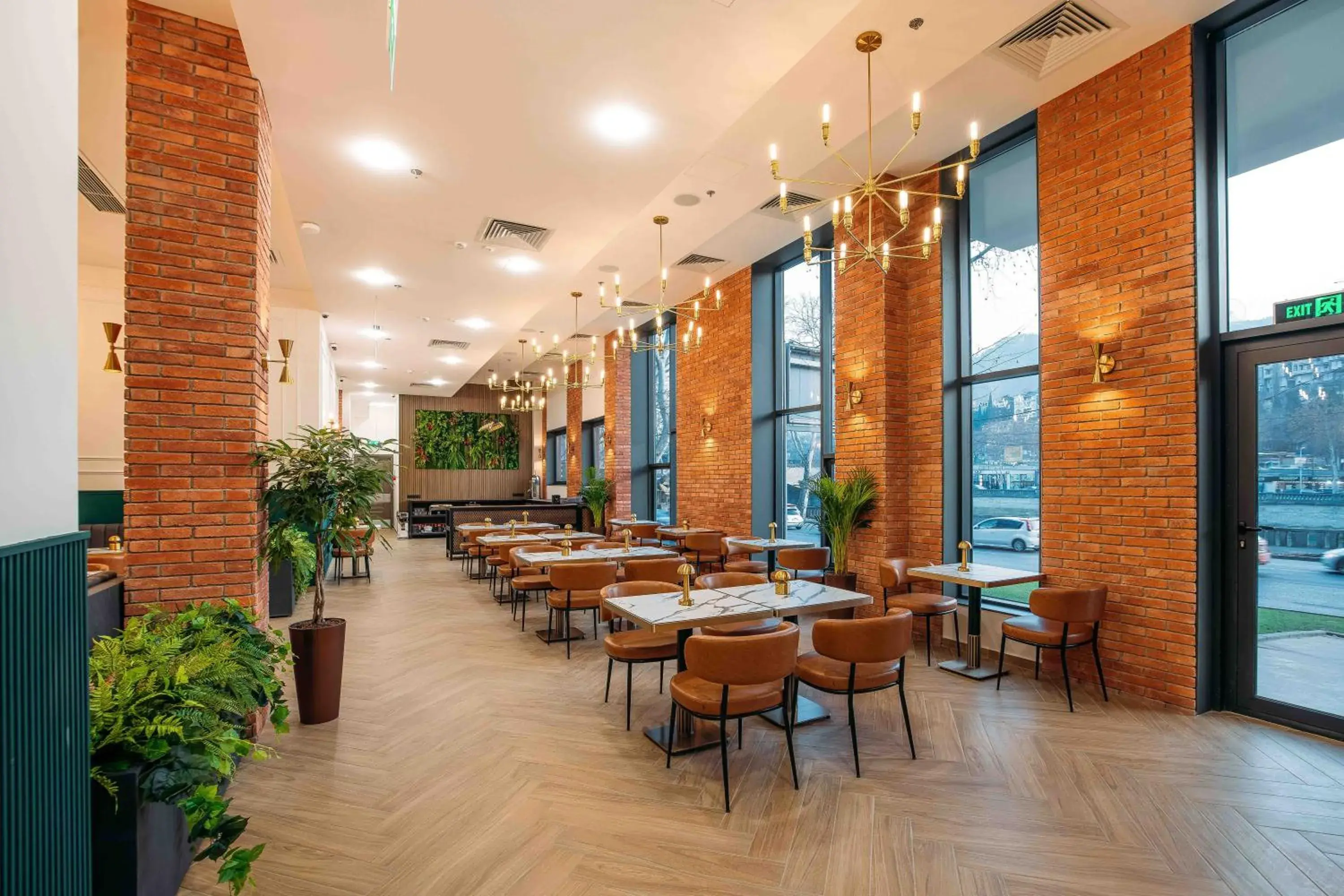 Restaurant/places to eat in Hotel Monday by DNT Group Restaurant/places to eat in Hotel Monday by DNT Group