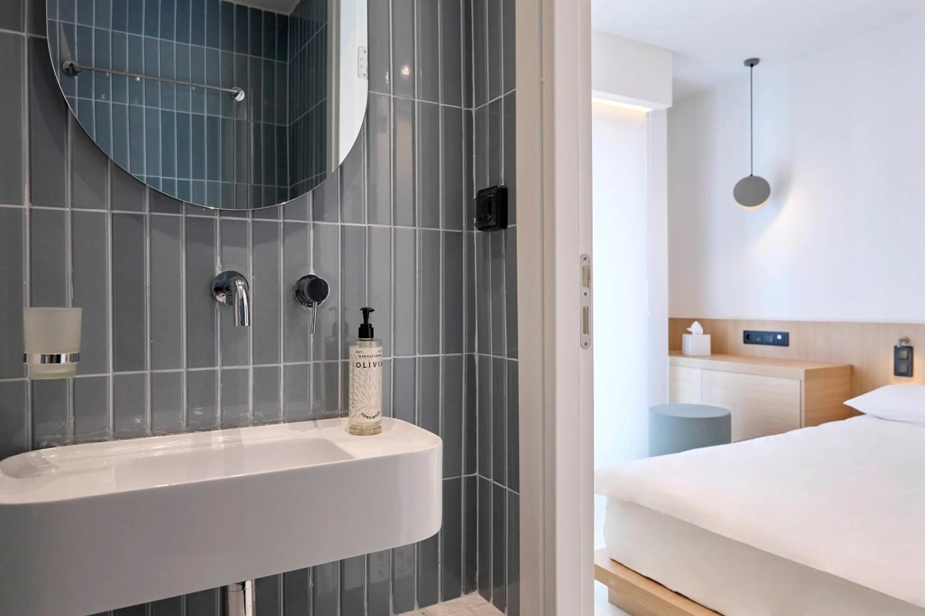 Bed in Twinn Downtown Piraeus, Santikos Collection