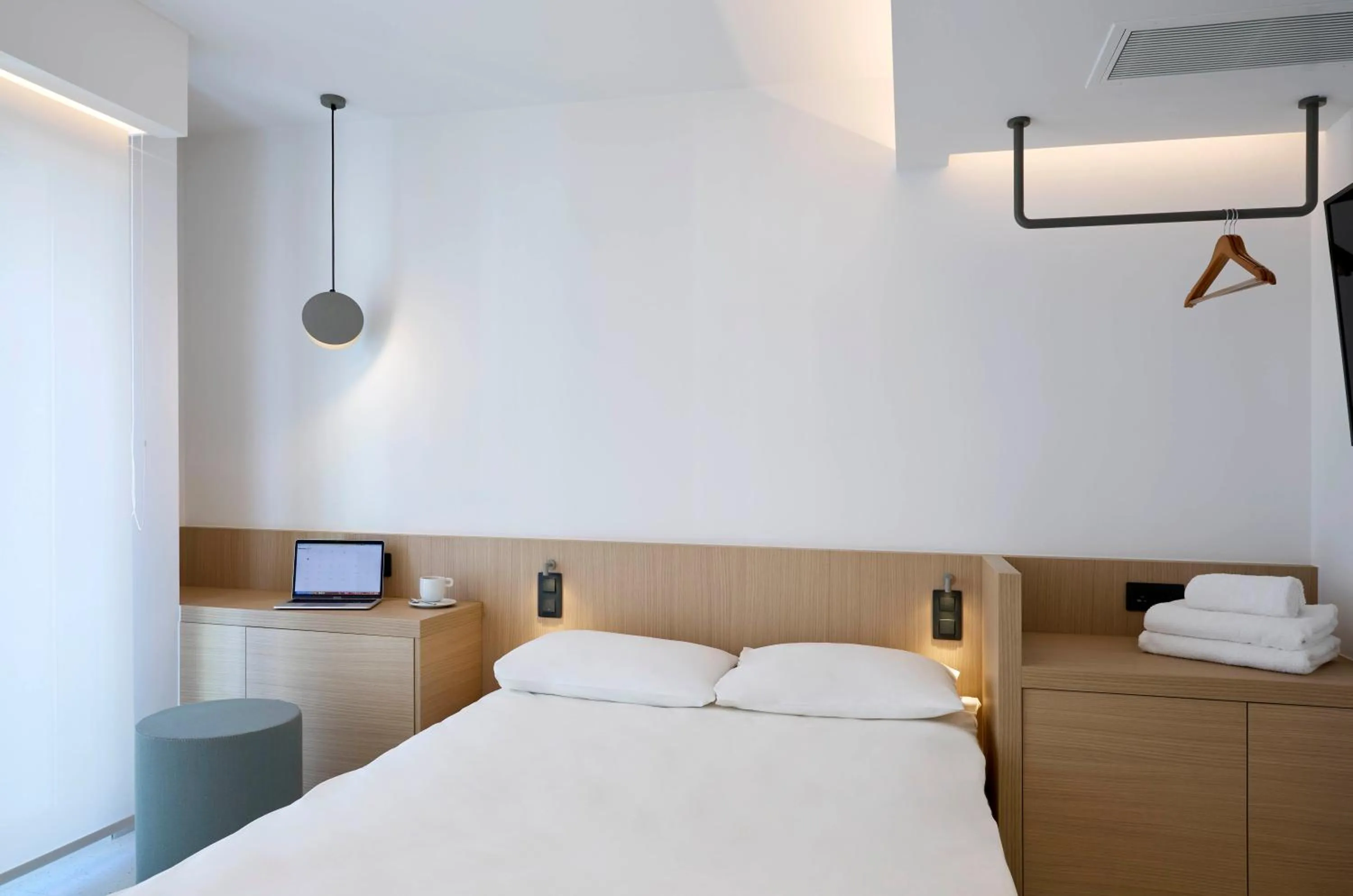 Bedroom, Bed in Twinn Downtown Piraeus, Santikos Collection