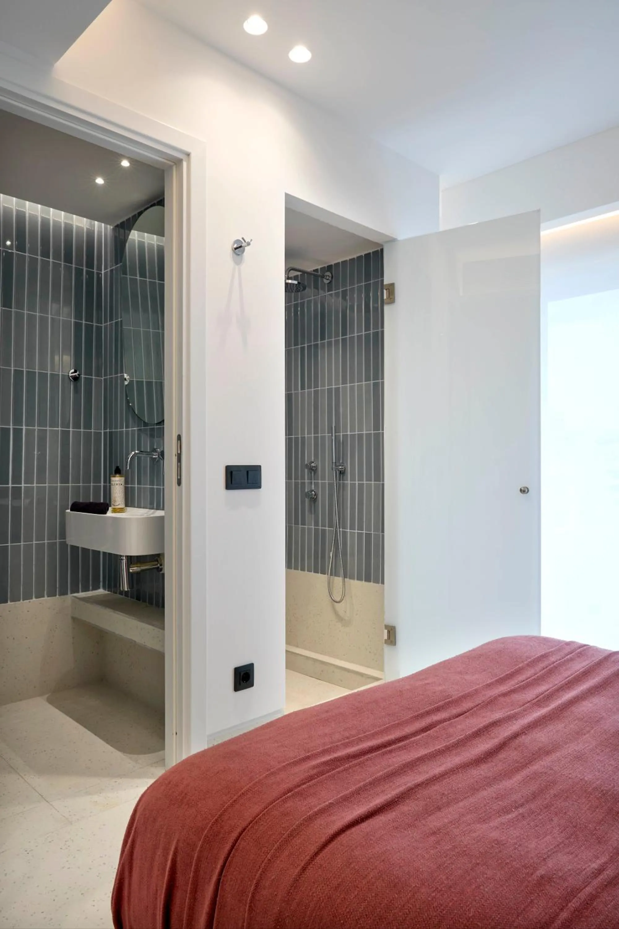 Bed in Twinn Downtown Piraeus, Santikos Collection