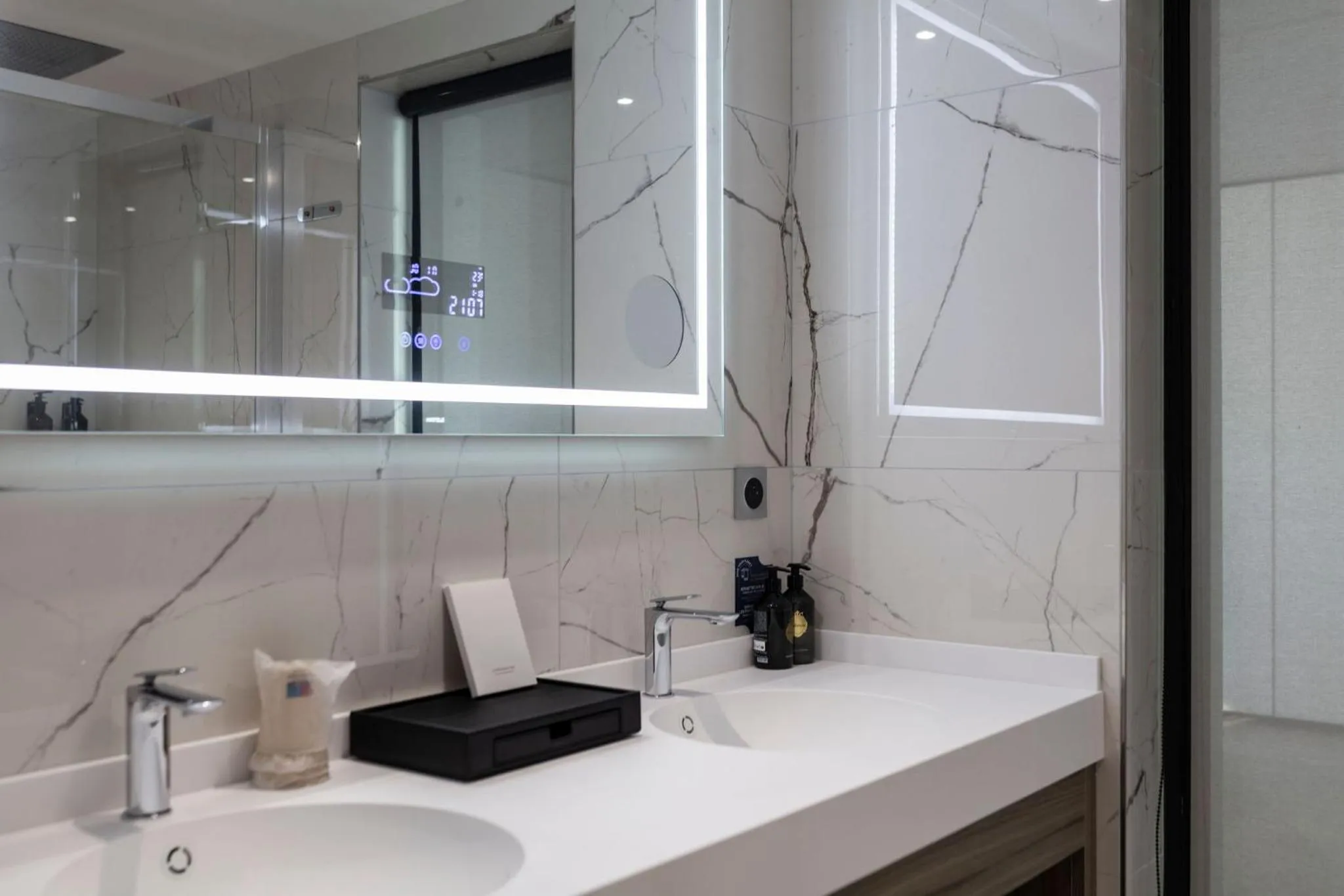 Bathroom in Ki Space Hotel & Spa - near Disneyland Paris