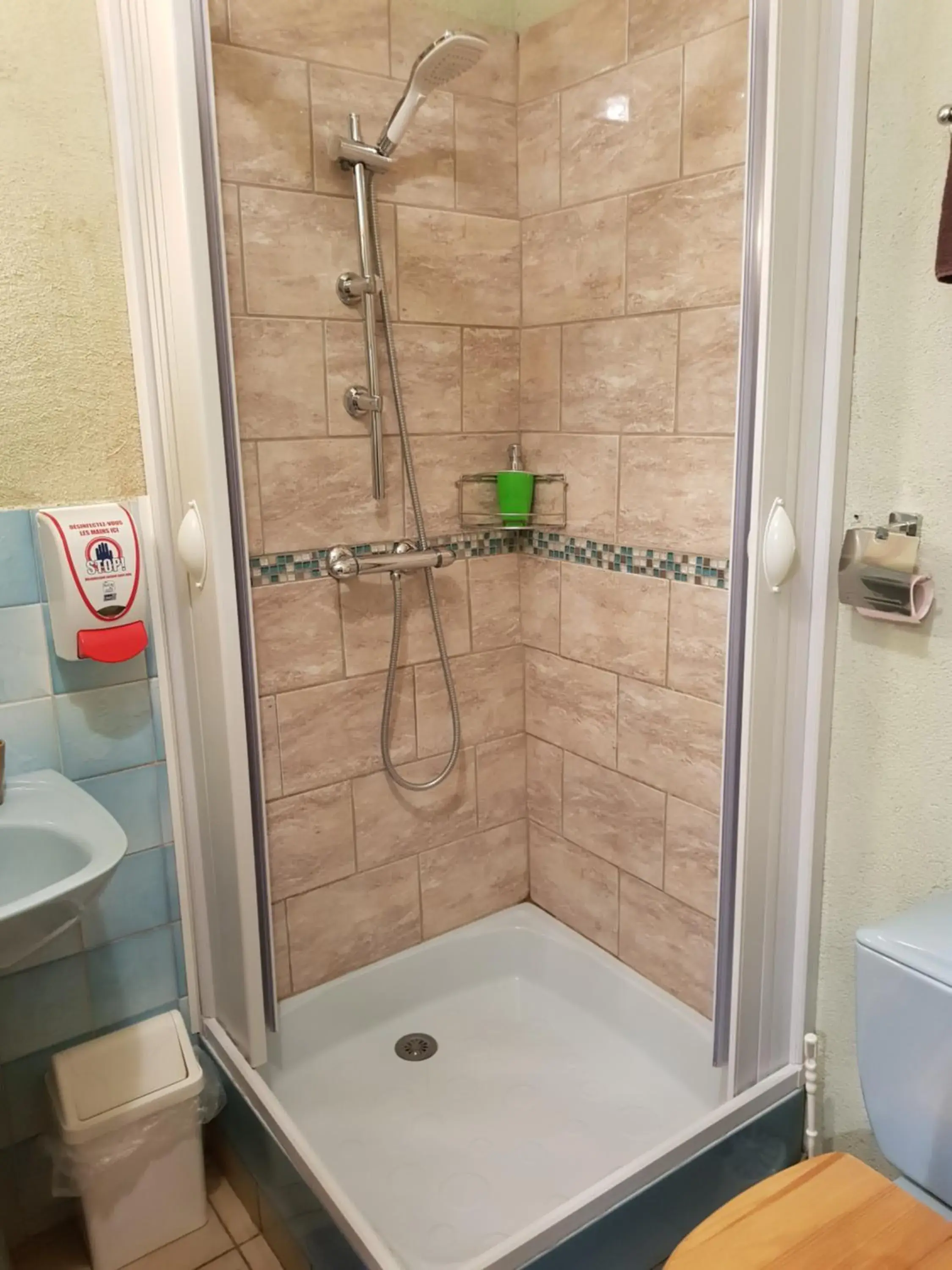 Double Room with Private Bathroom - single occupancy in Chambres d'hôtes Châtres-Sur-Cher Double Room with Private Bathroom - single occupancy in Chambres d'hôtes Châtres-Sur-Cher