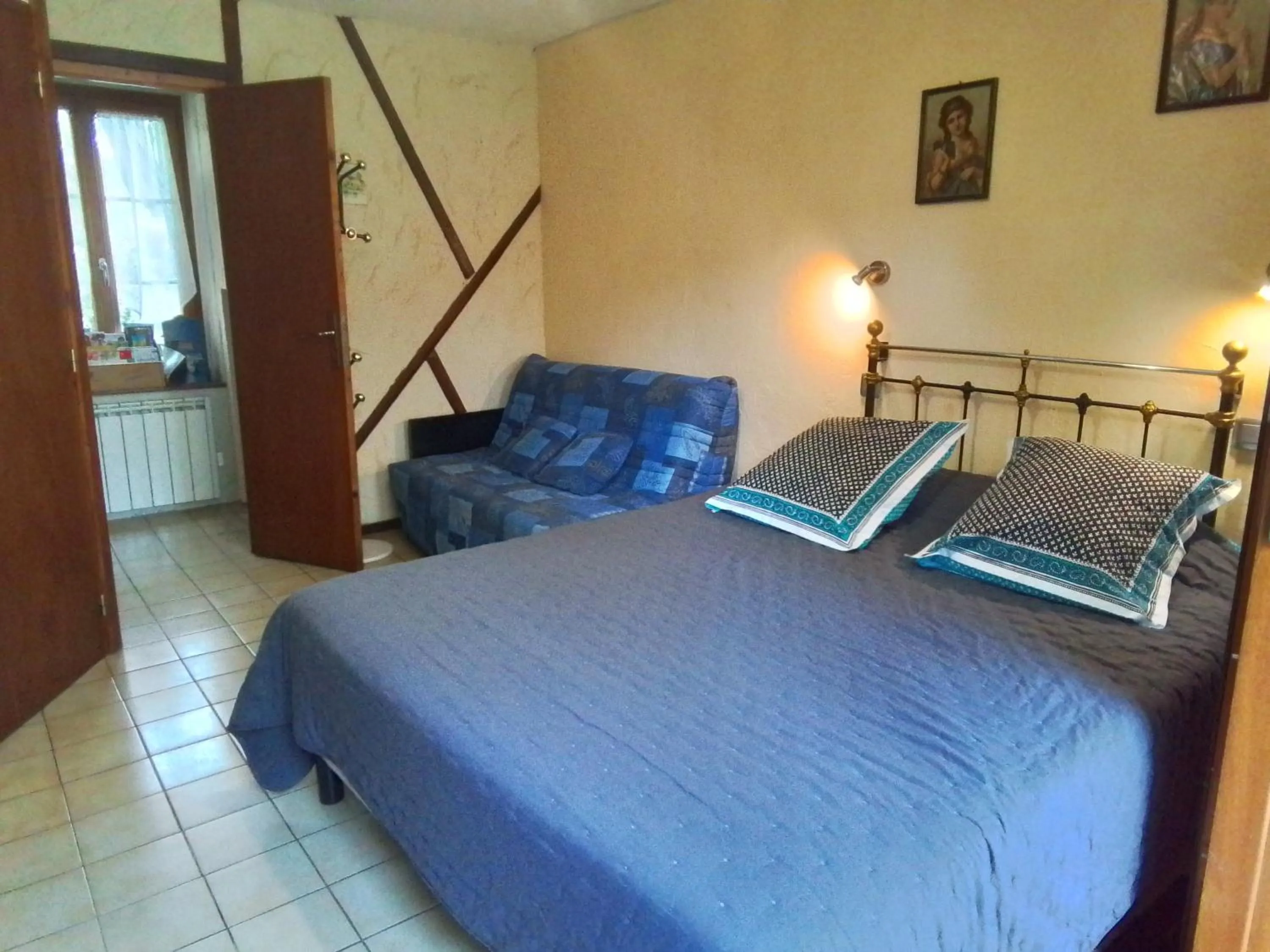 Bed in Chambres d'hôtes Châtres-Sur-Cher