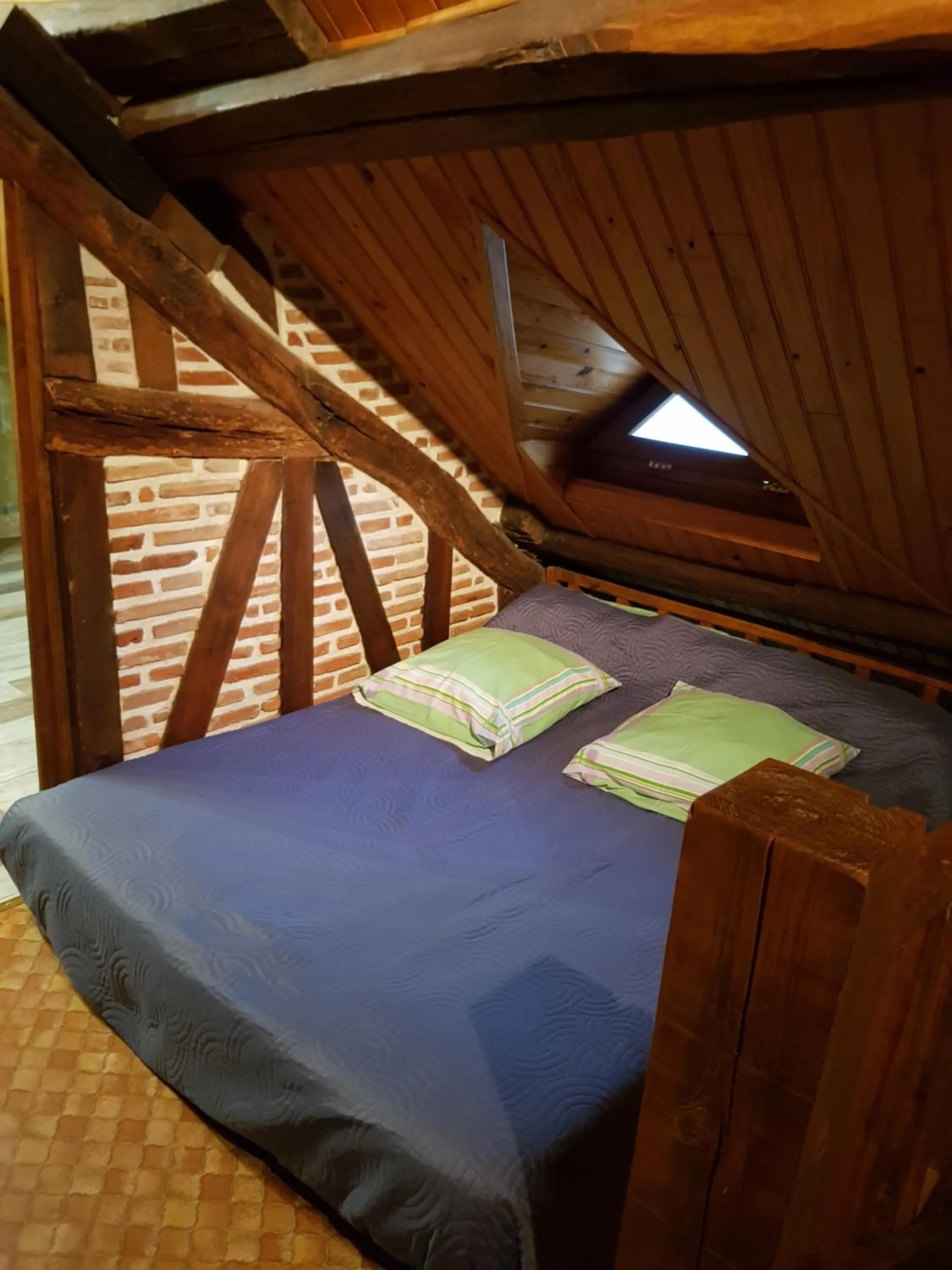 Bed in Chambres d'hôtes Châtres-Sur-Cher