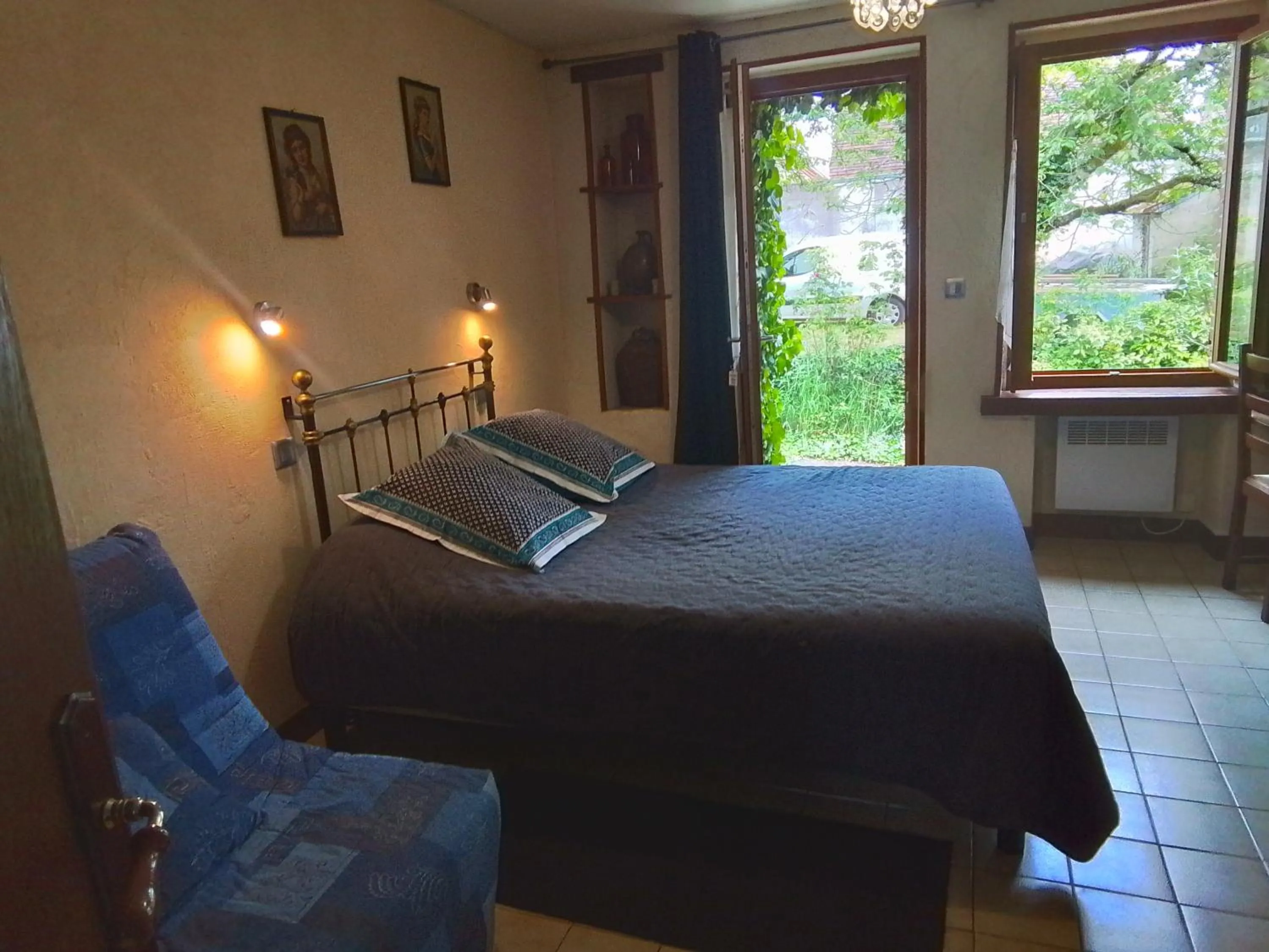 Bed in Chambres d'hôtes Châtres-Sur-Cher