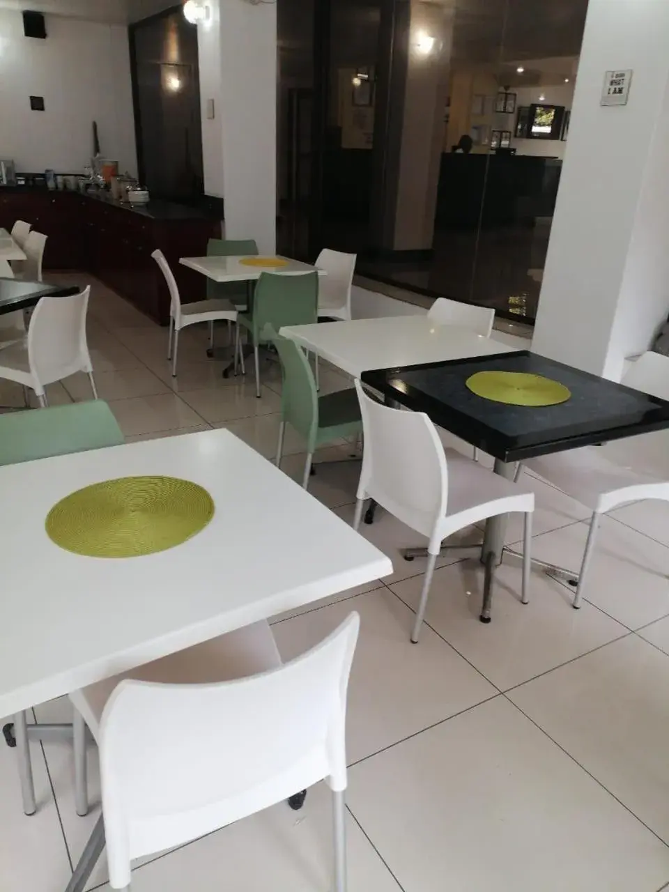 Restaurant/places to eat in Airport Inn and Suites Restaurant/places to eat in Airport Inn and Suites