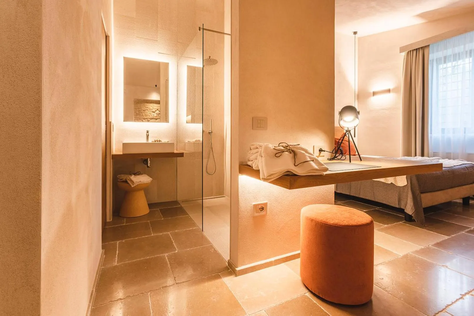 Toilet, Bed in Borgo Vinceri