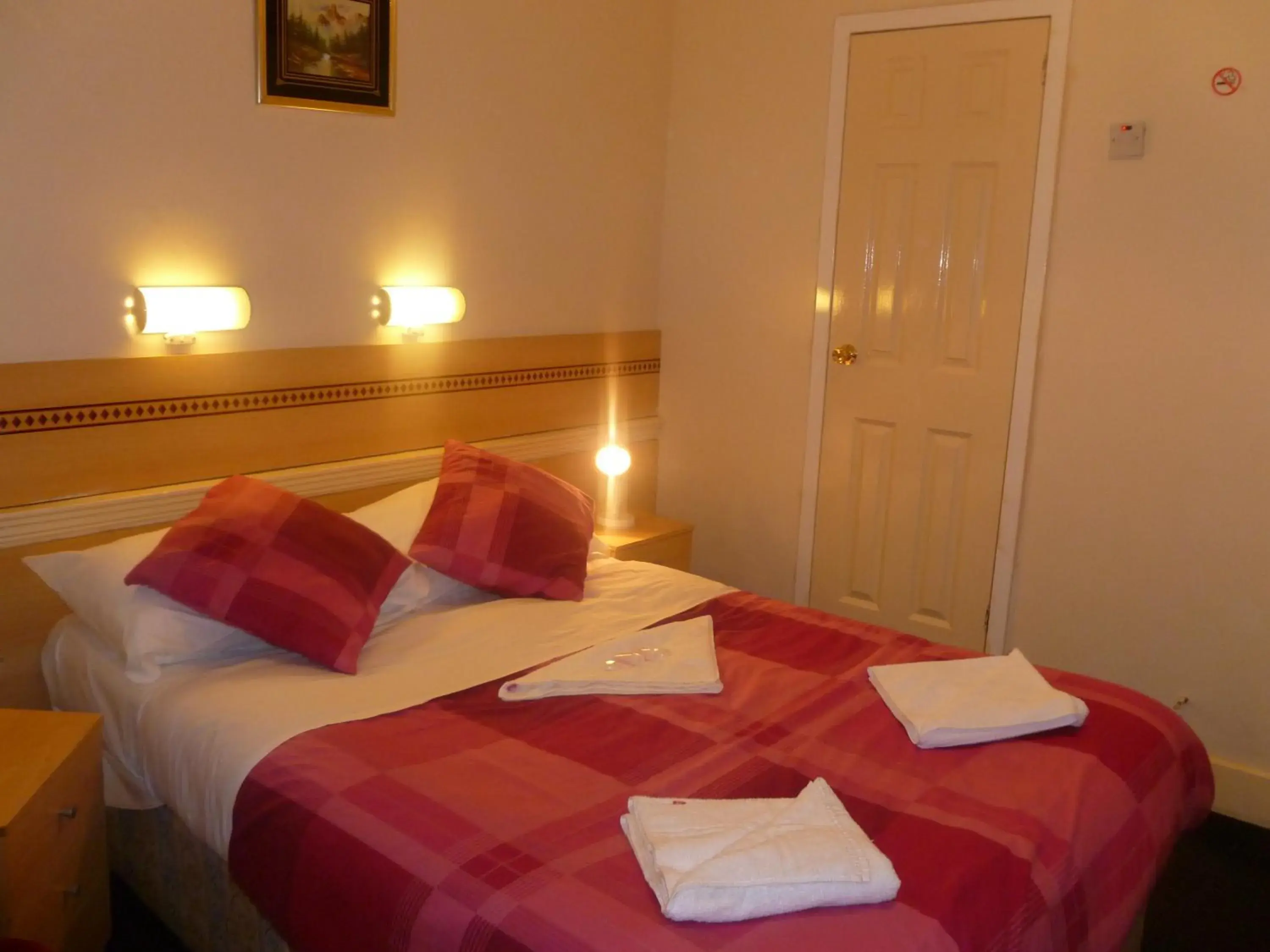 Bed in Grenville House Hotel Bed in Grenville House Hotel