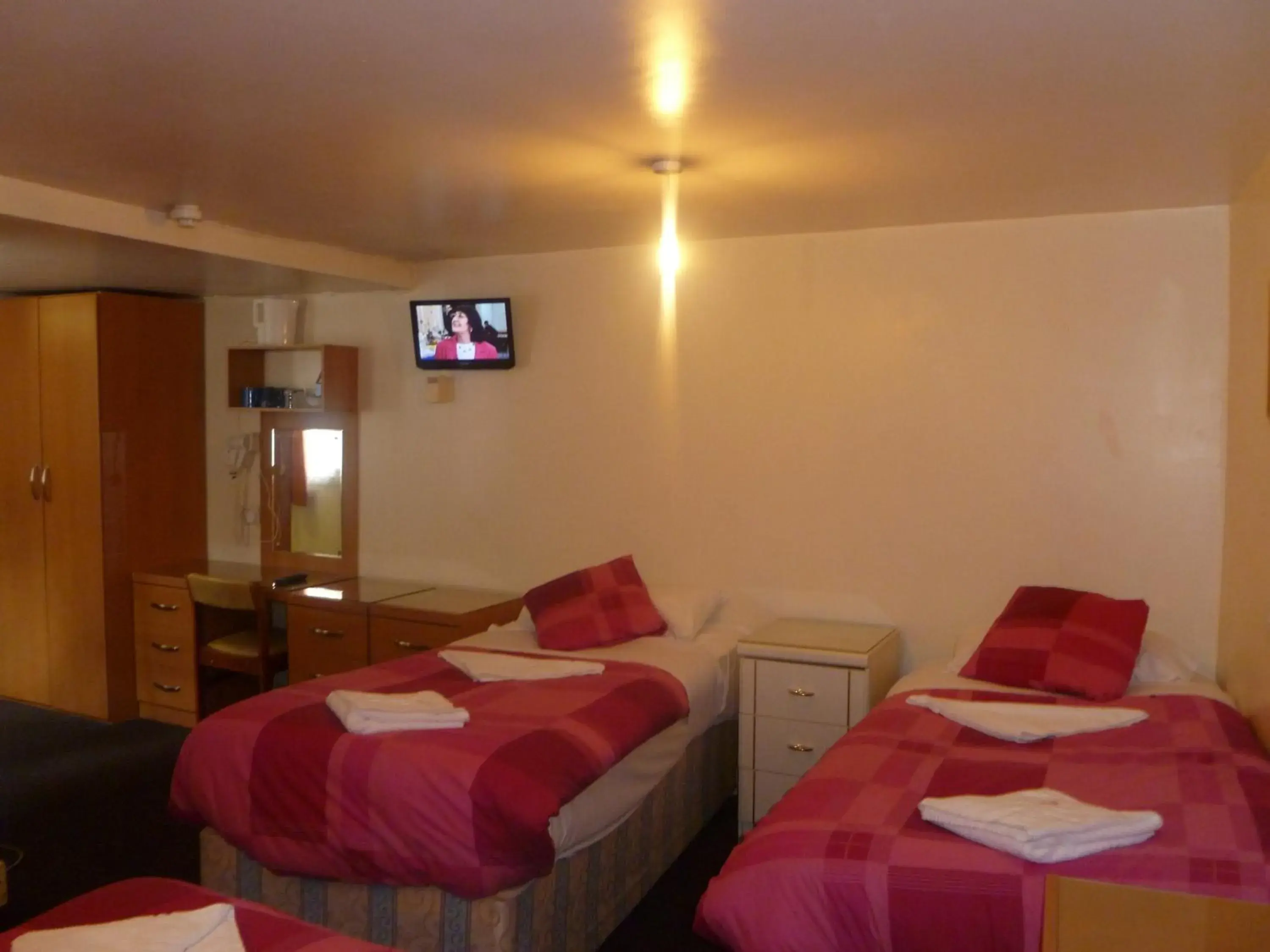 Twin Room in Grenville House Hotel Twin Room in Grenville House Hotel