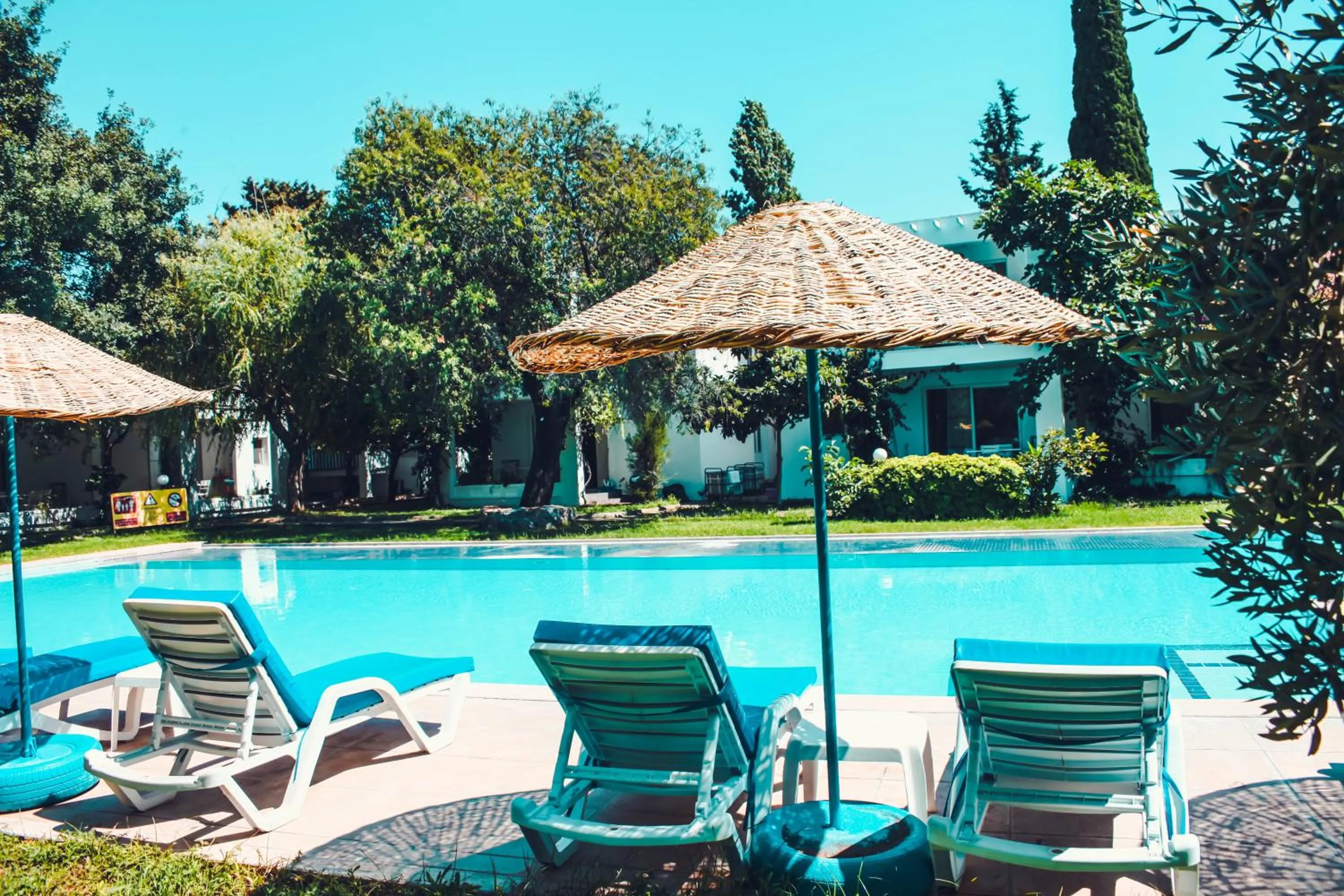 Swimming pool in Muskebi Apart Otel