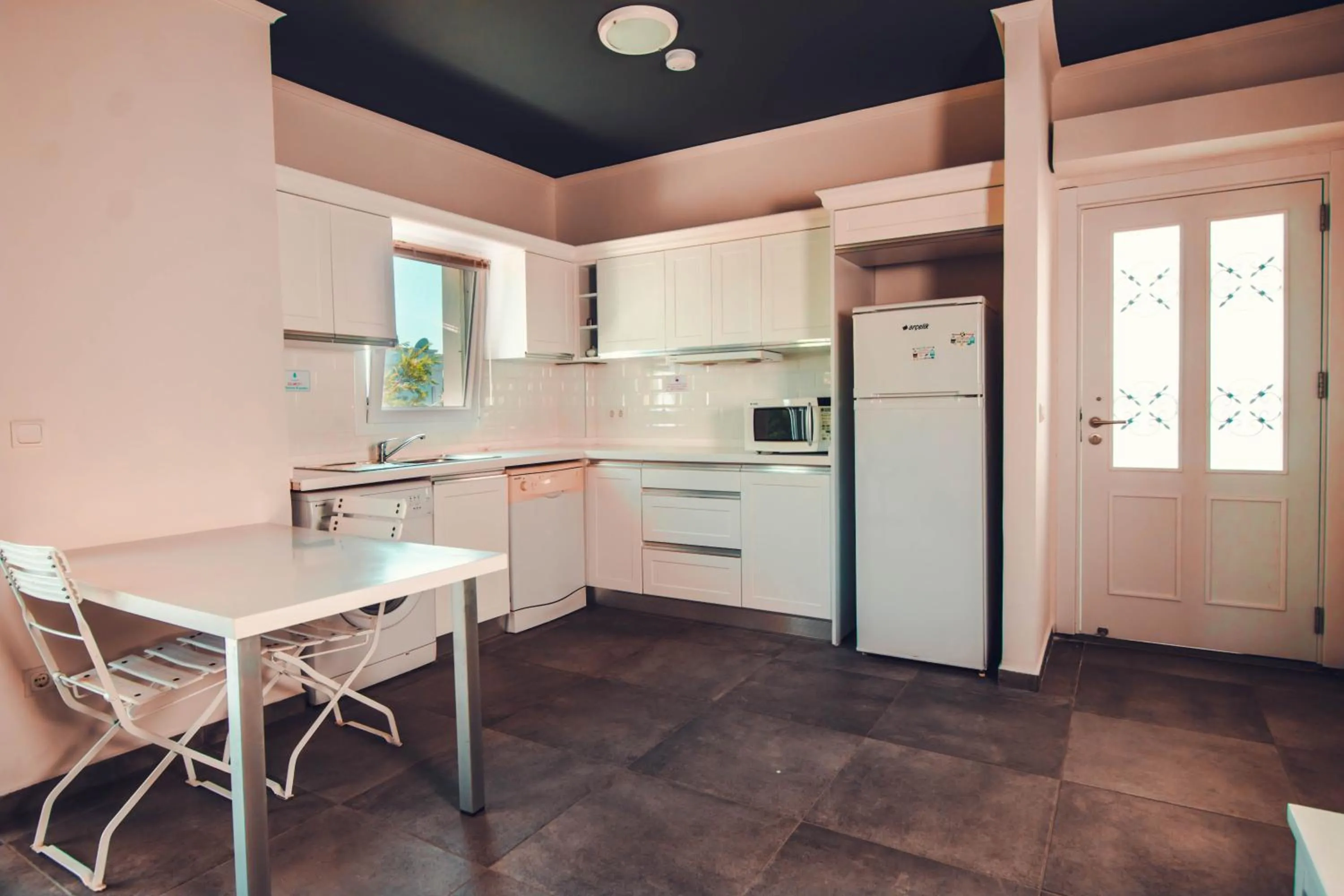 Kitchen or kitchenette in Muskebi Apart Otel