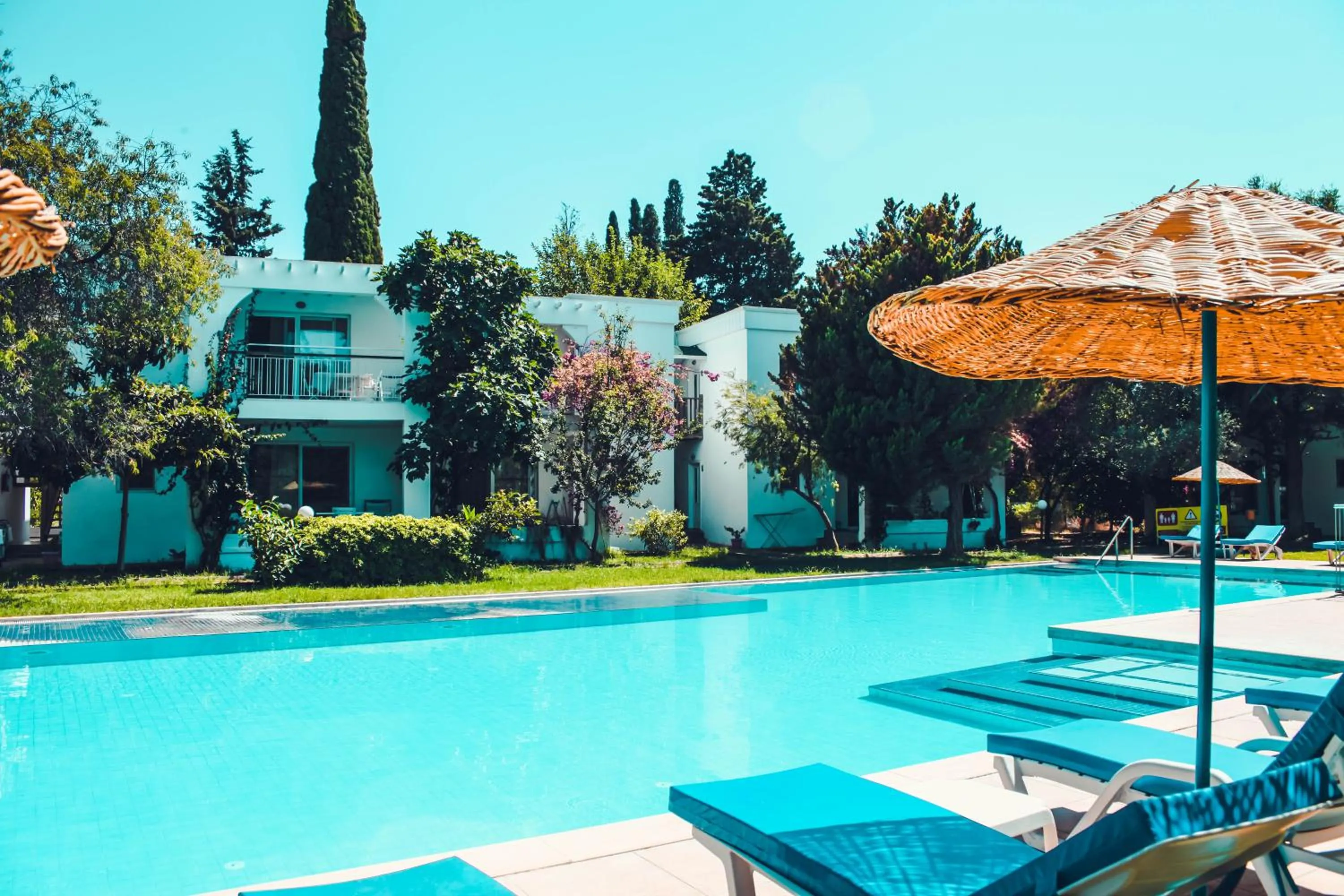 Pool view in Muskebi Apart Otel