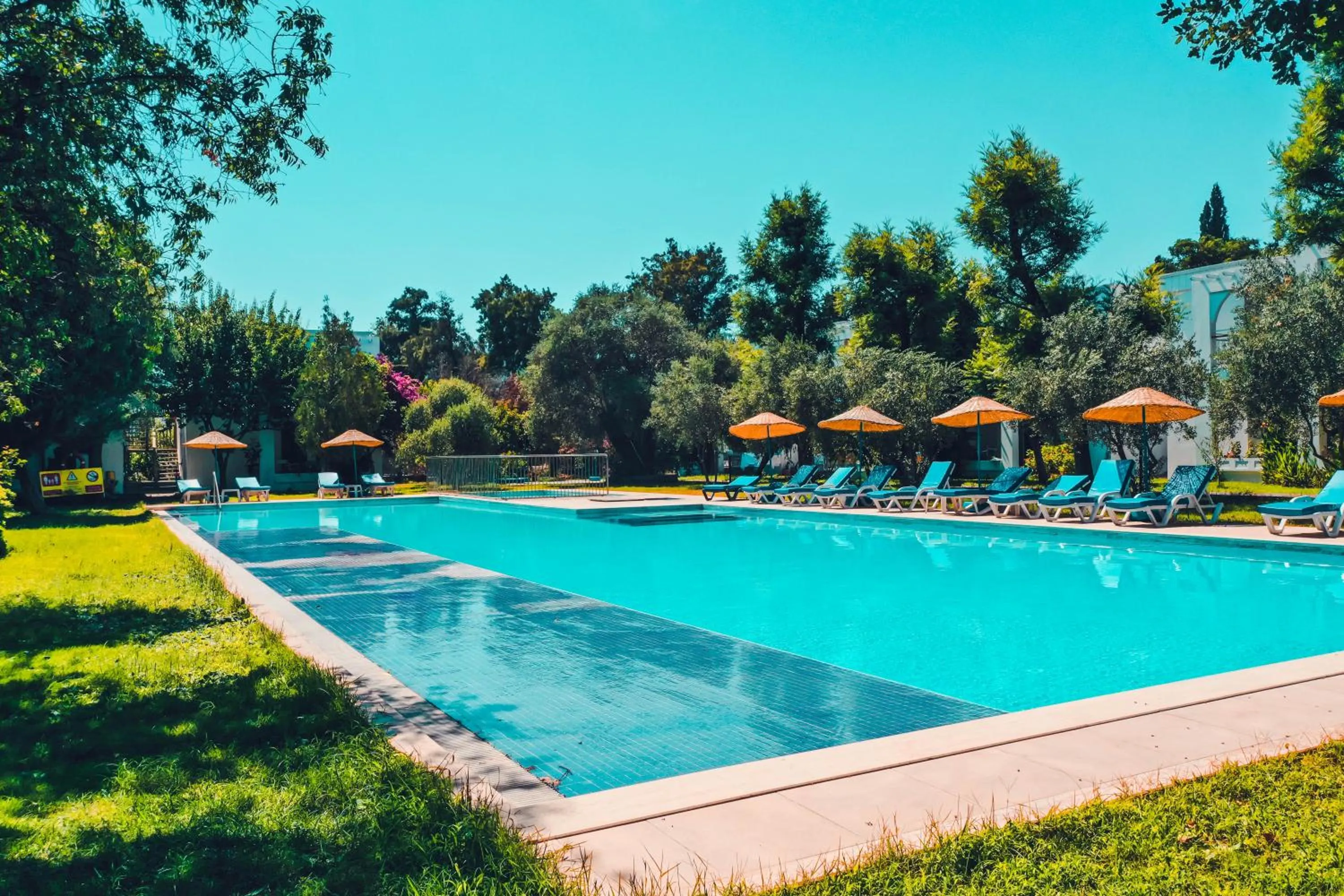 Pool view in Muskebi Apart Otel