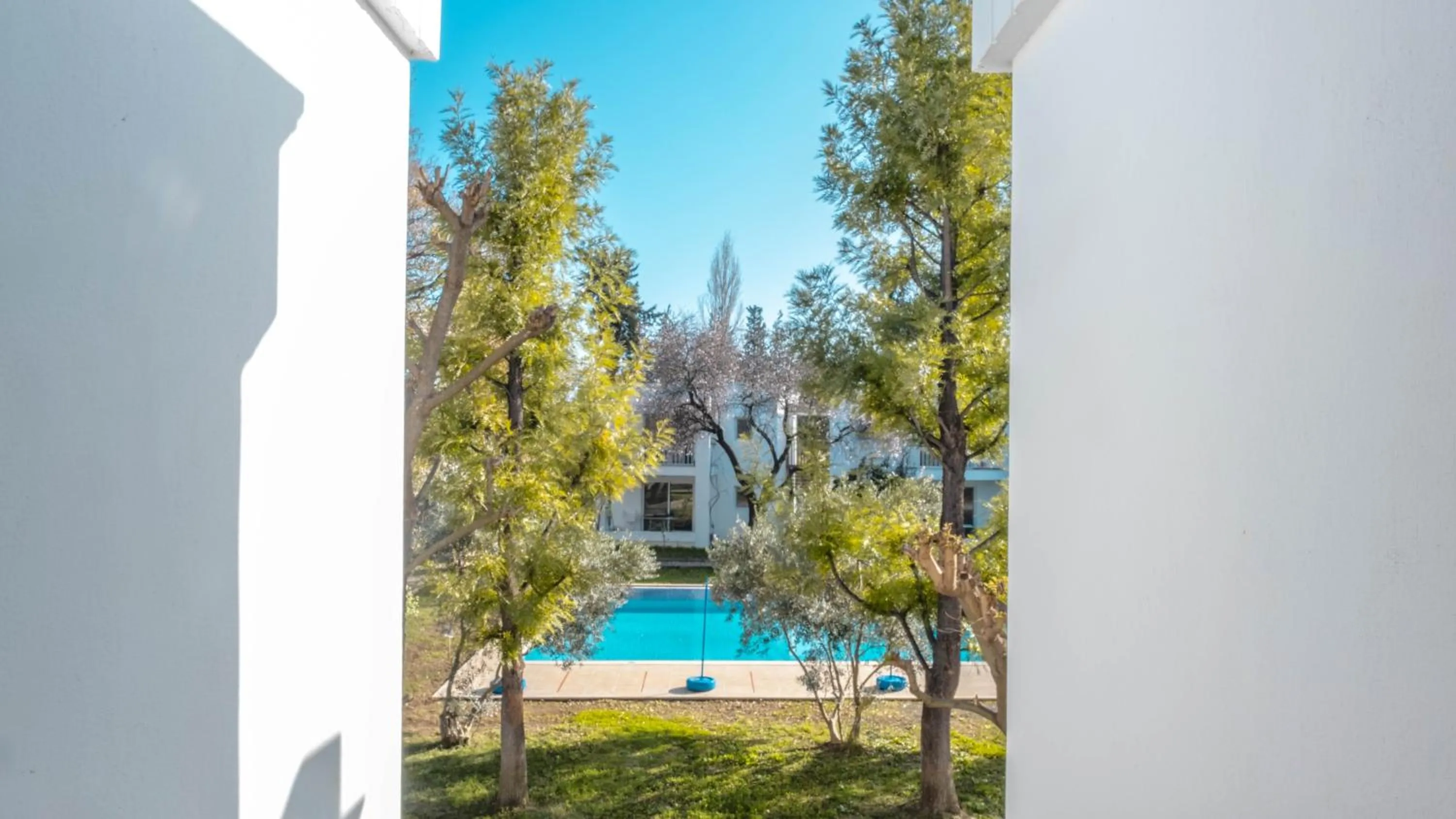 Pool view in Muskebi Apart Otel