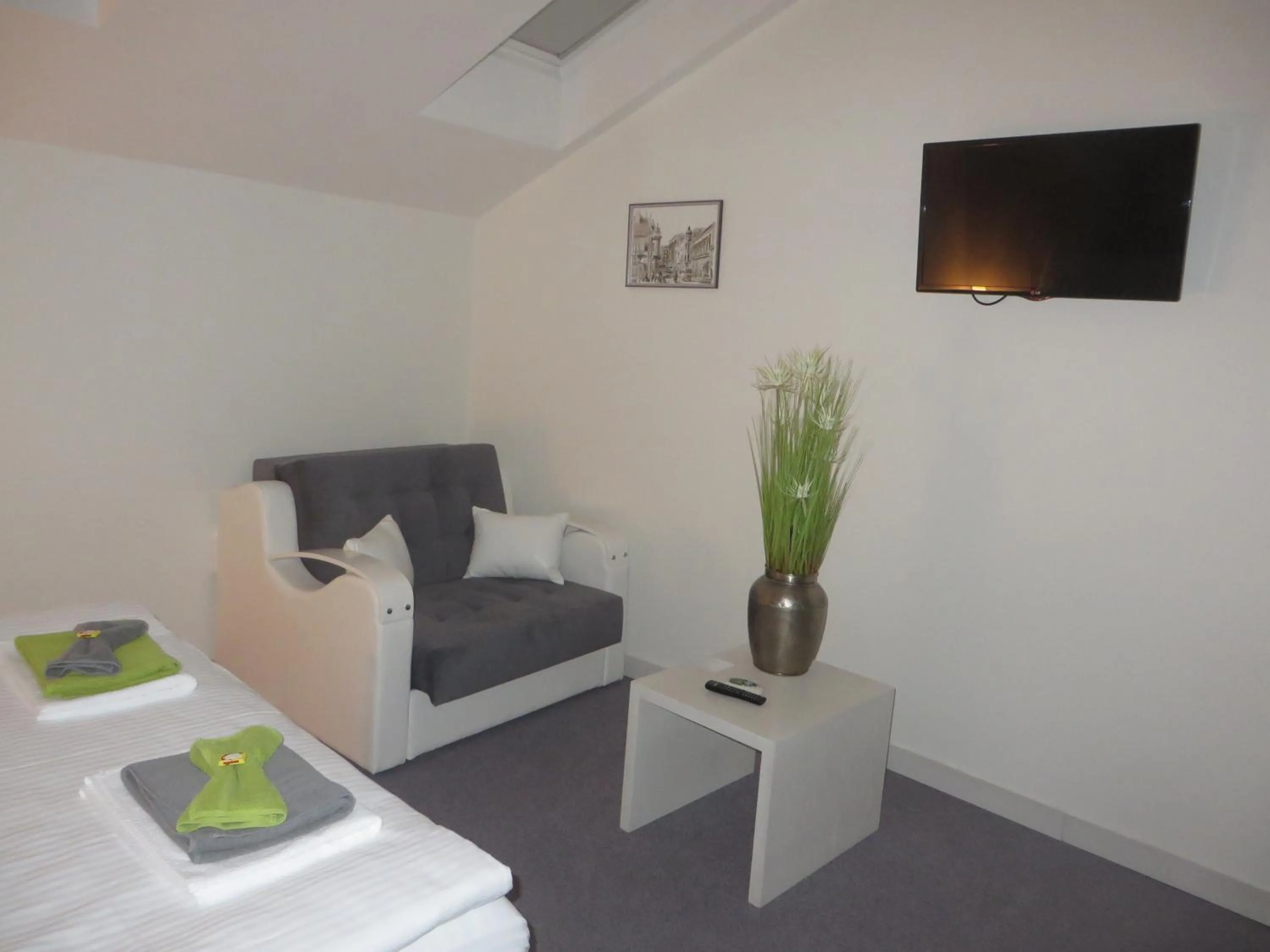 Seating area, Bed in Villa Marija M L