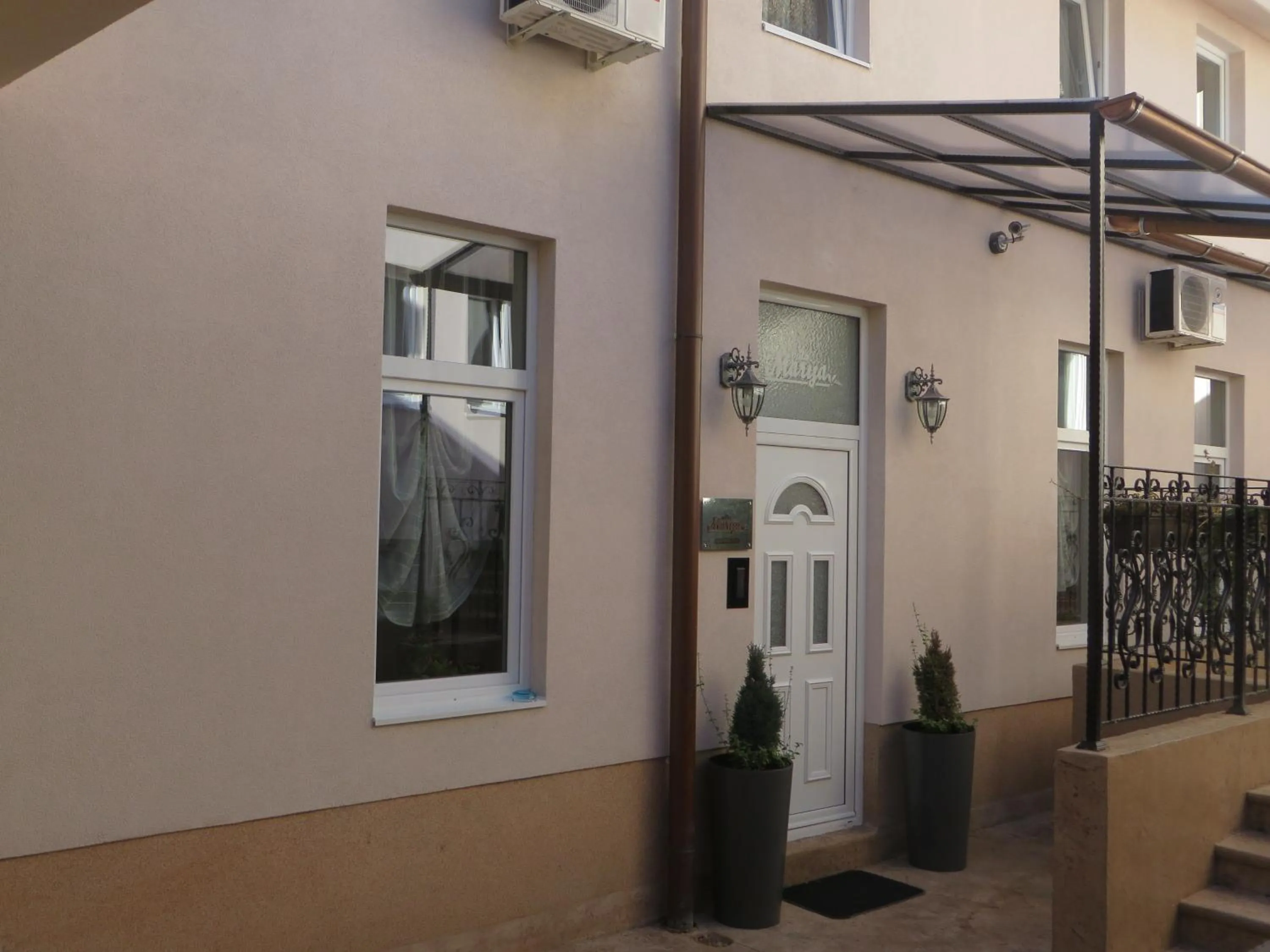 Facade/entrance in Villa Marija M L