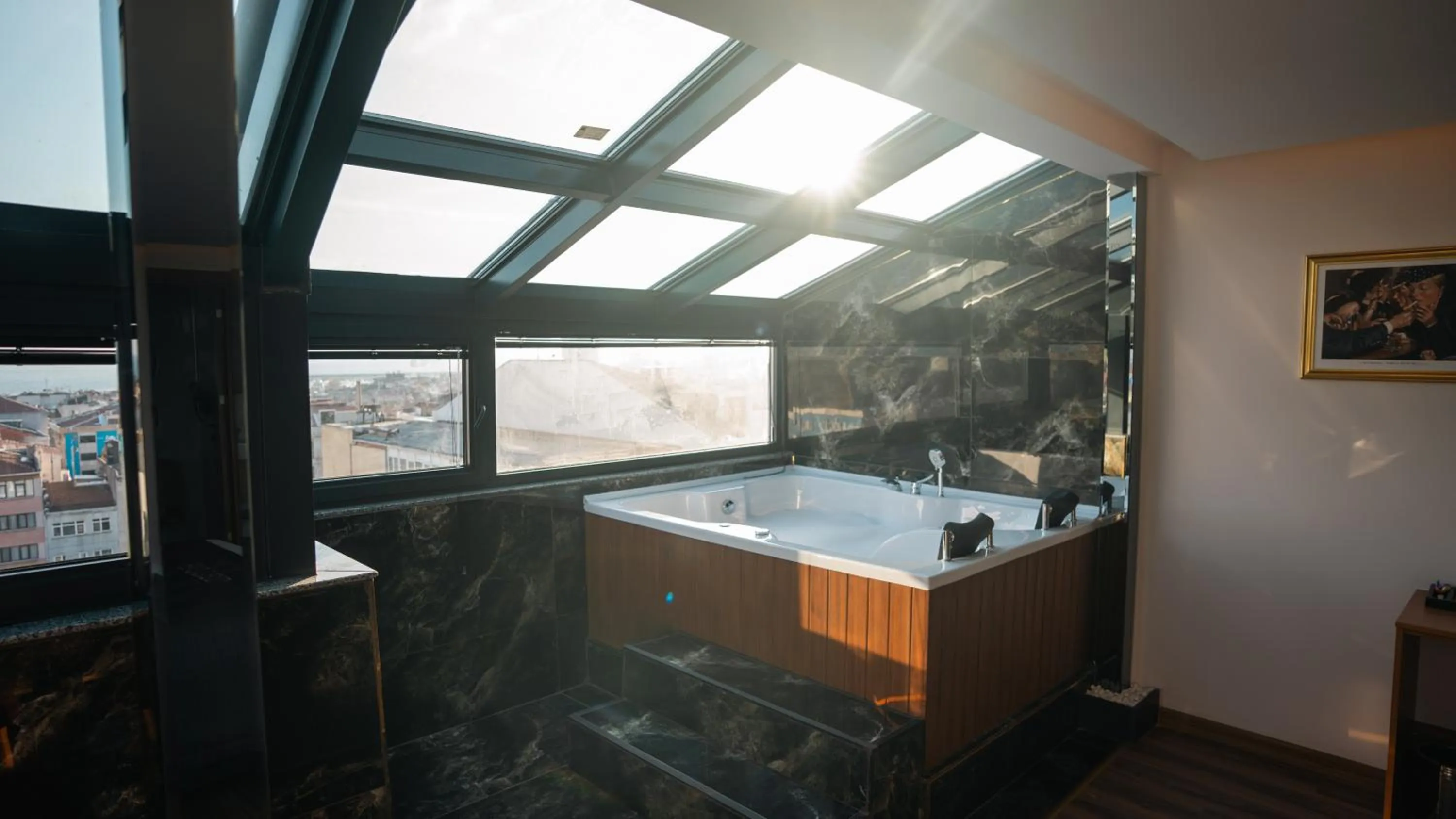 Hot Tub in Cip Hotel & Spa - İstanbul Bakırköy City Center