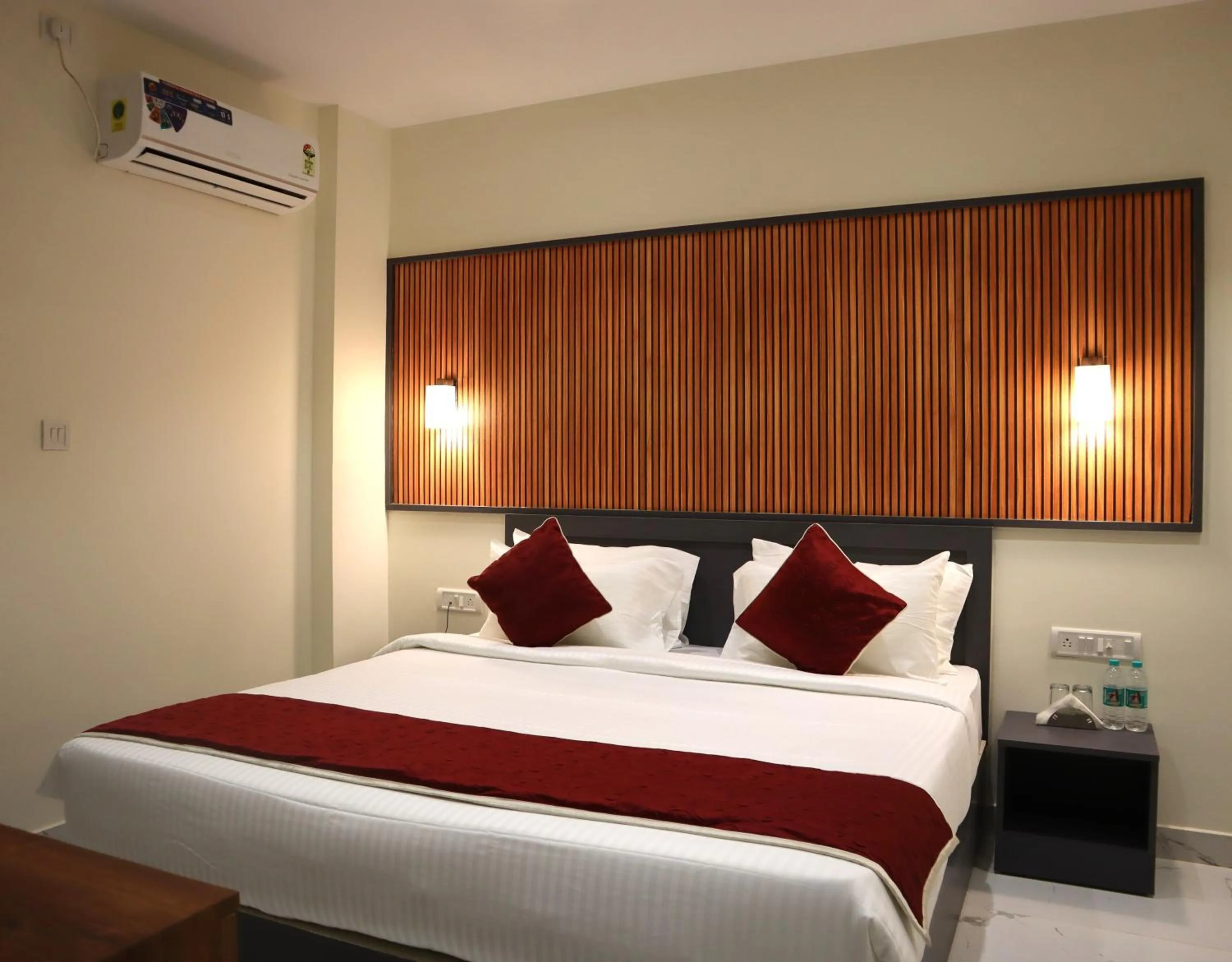 Bedroom, Bed in NO 7 Grandeur Hotel