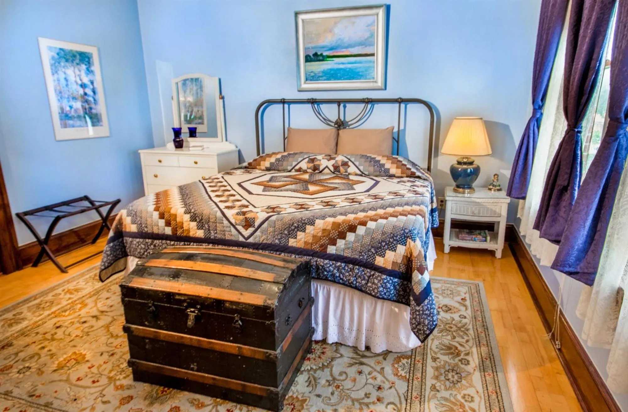 Bedroom in The Edgewater Hotel